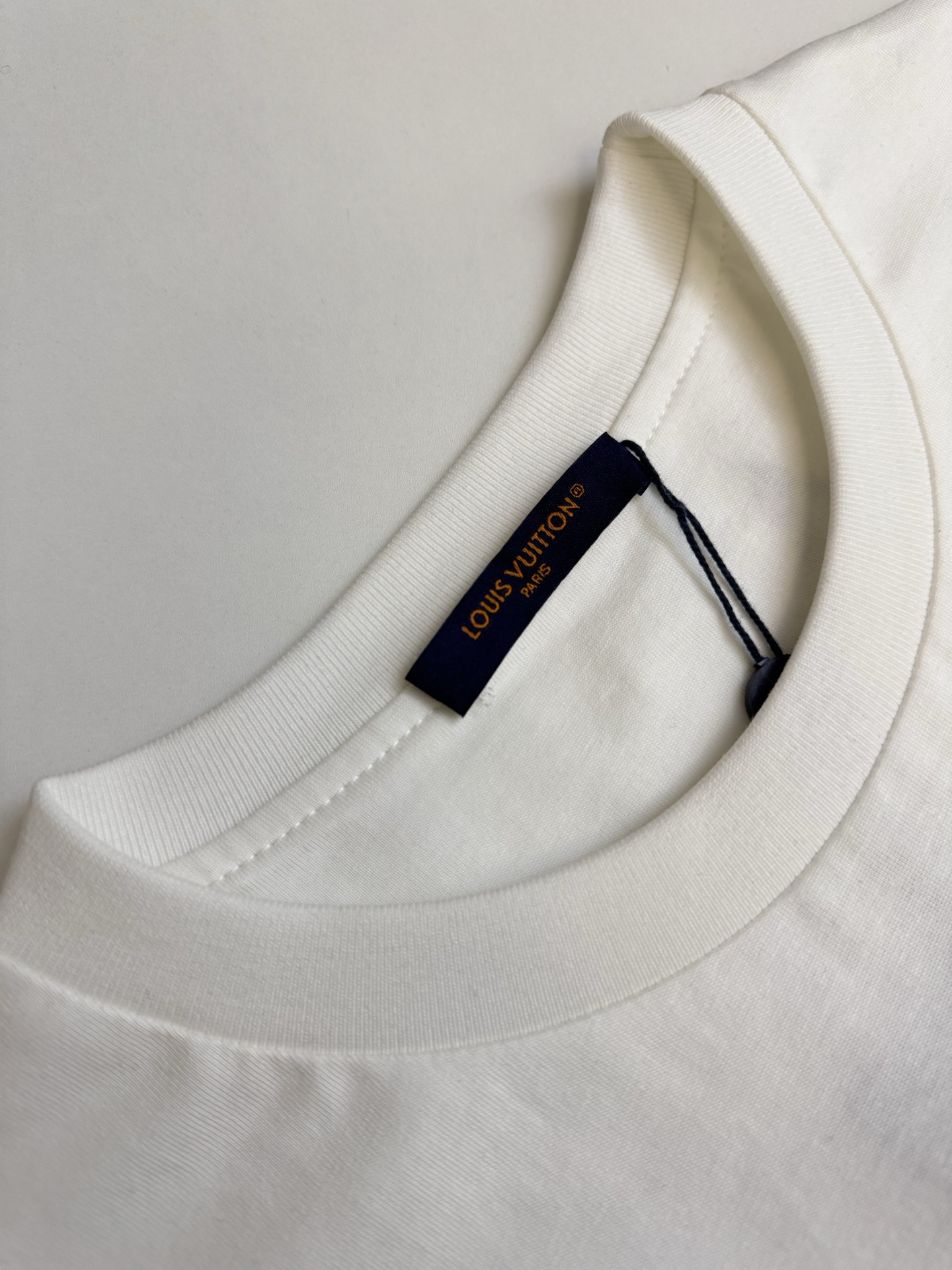Louis Vuitton 1v 路易 FW26 Monogram素描刺绣短袖T恤