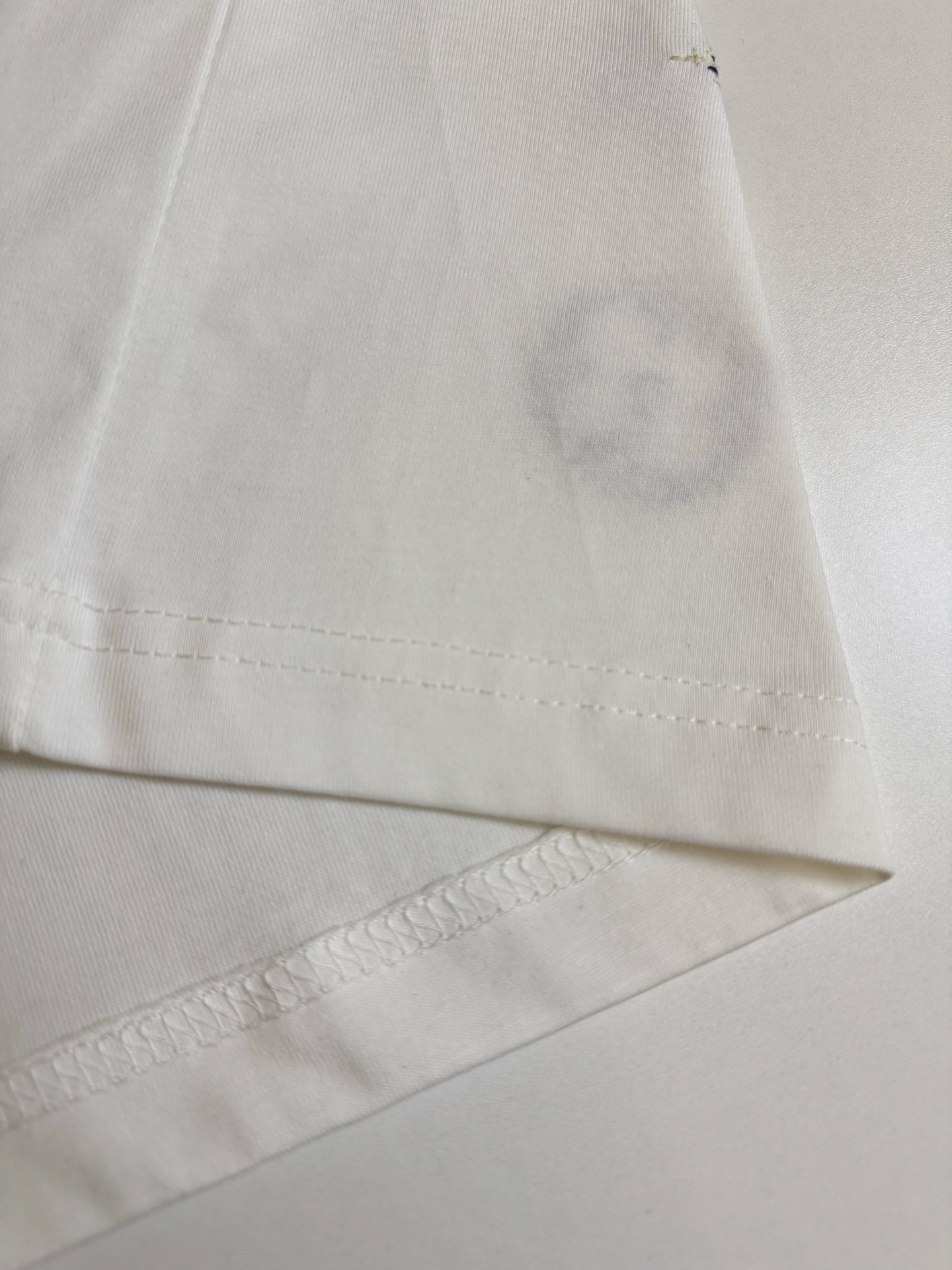 Louis Vuitton 1v 路易 FW26 Monogram素描刺绣短袖T恤