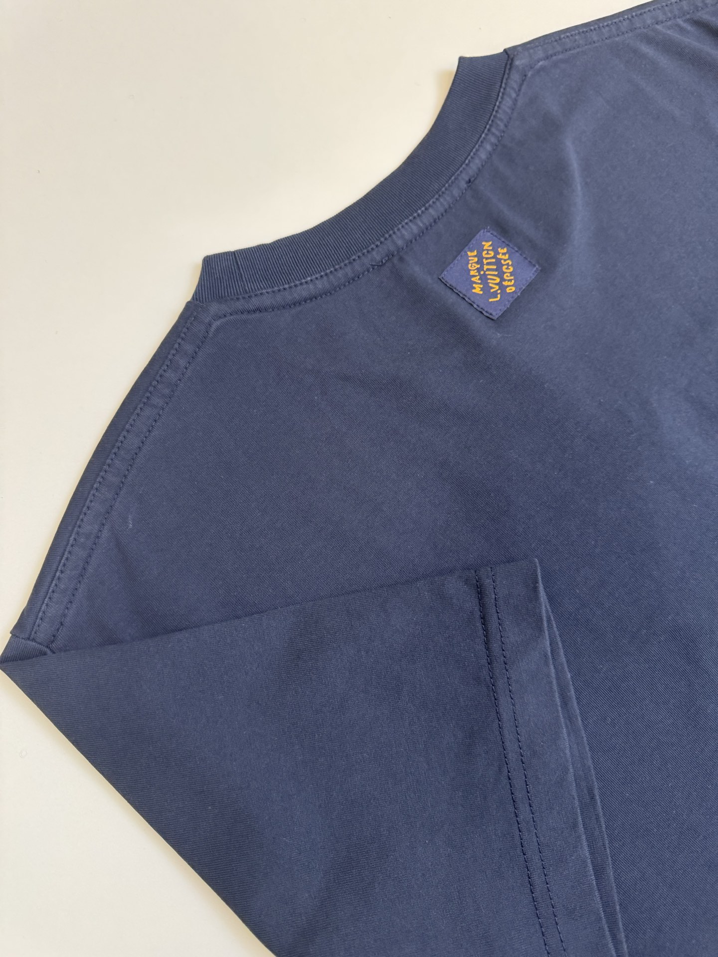 Louis Vuitton 1v 路易 ss26字母标识牛仔贴布刺绣短袖T恤