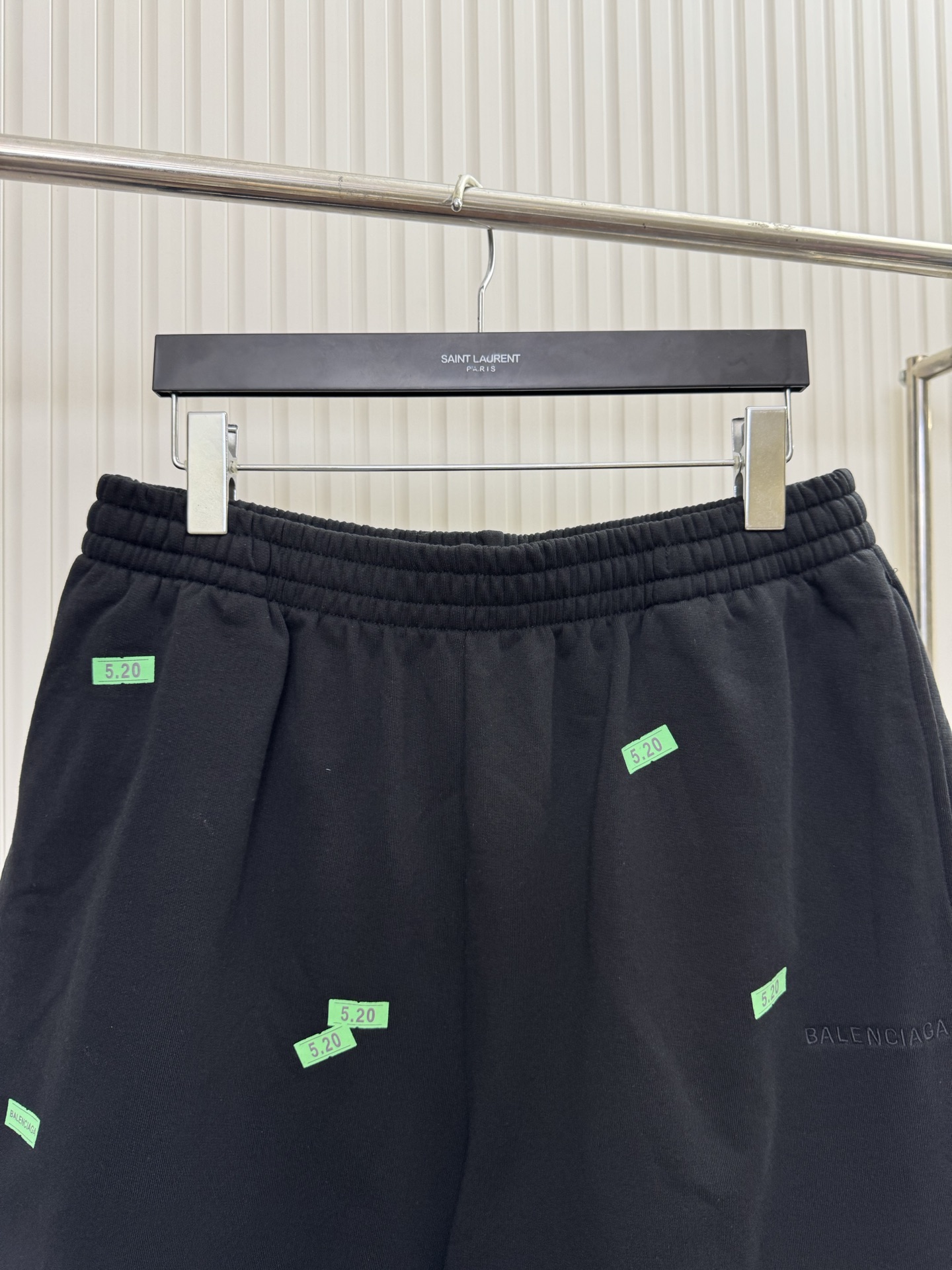 Balenciaga Bal 巴黎 26ss 520情人节限定巴黎字母胶带短裤