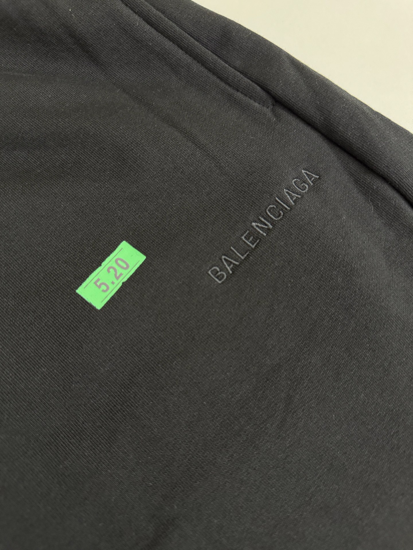 Balenciaga Bal 巴黎 26ss 520情人节限定巴黎字母胶带短裤