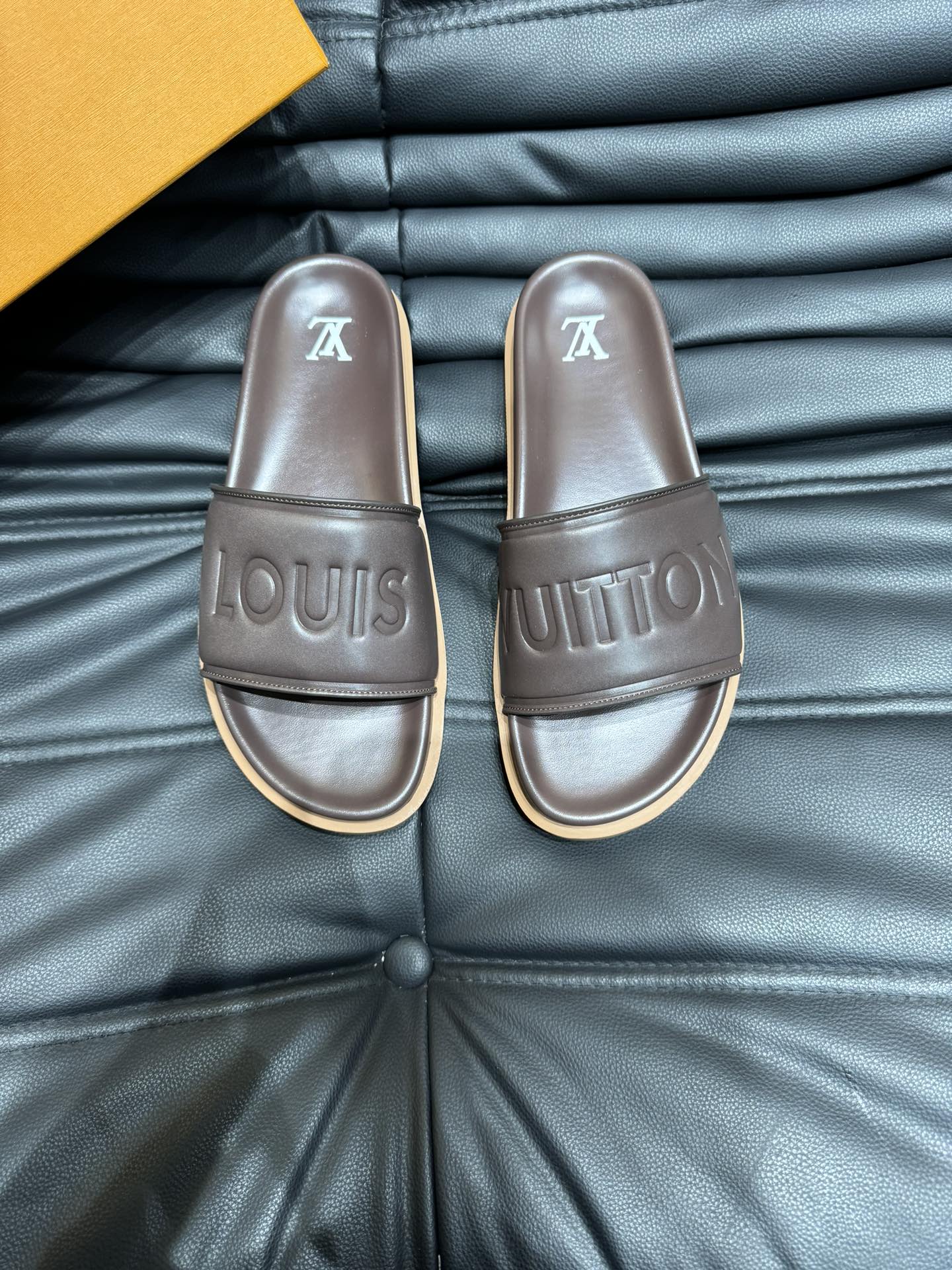 Louis Vuitton Knock -off
 Schoenen Pantoffels Top kwaliteit
 Zomercollectie Casual