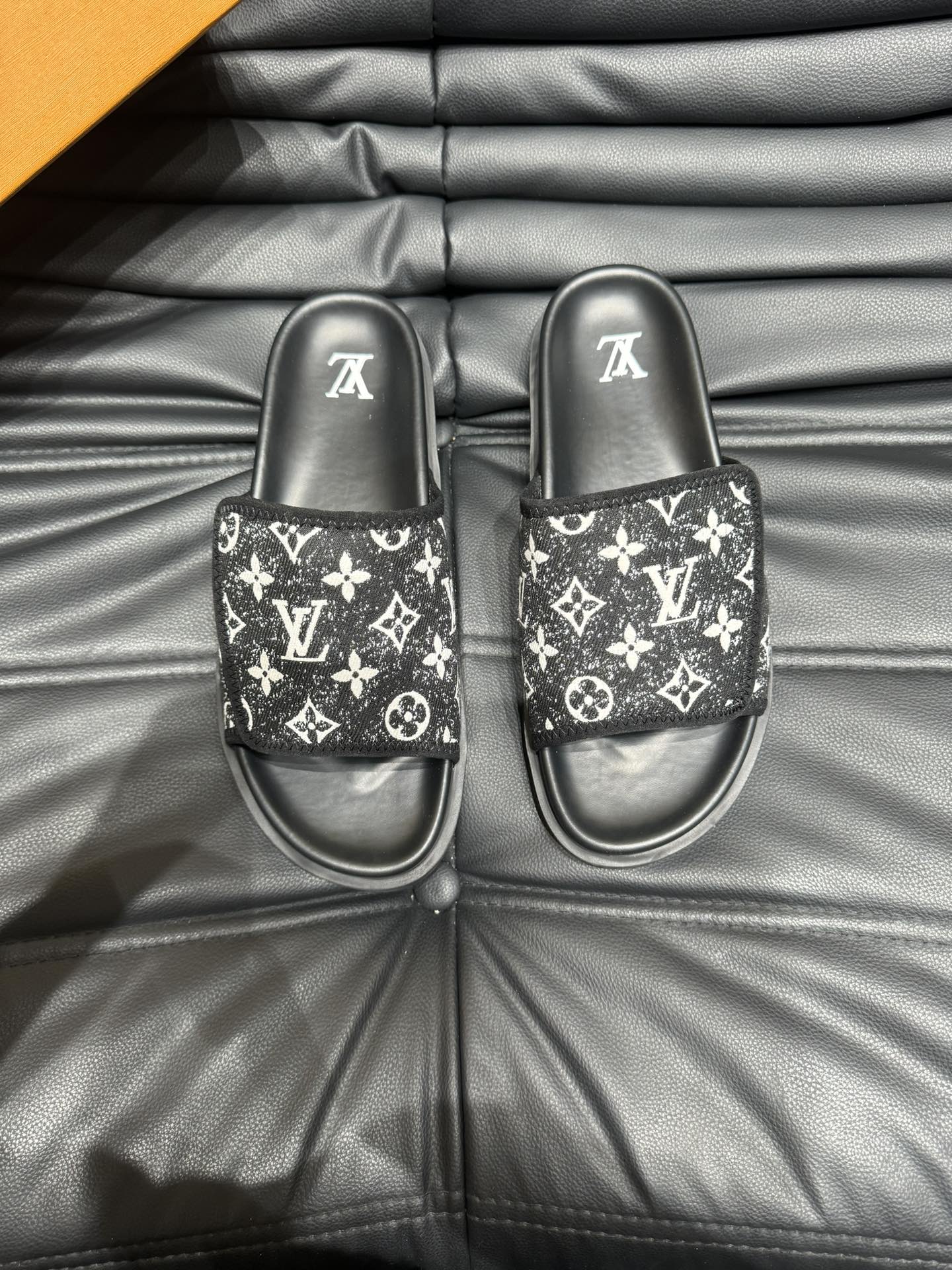 En ligne de Chine
 Louis Vuitton Chaussures Pantoufles Série d’été Peu importe