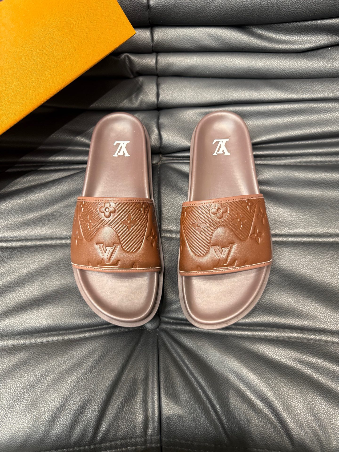 Louis Vuitton Brown Leather Summer Beach Slides Sandals Size 38-44 2 i1744005120773 5189 0 0