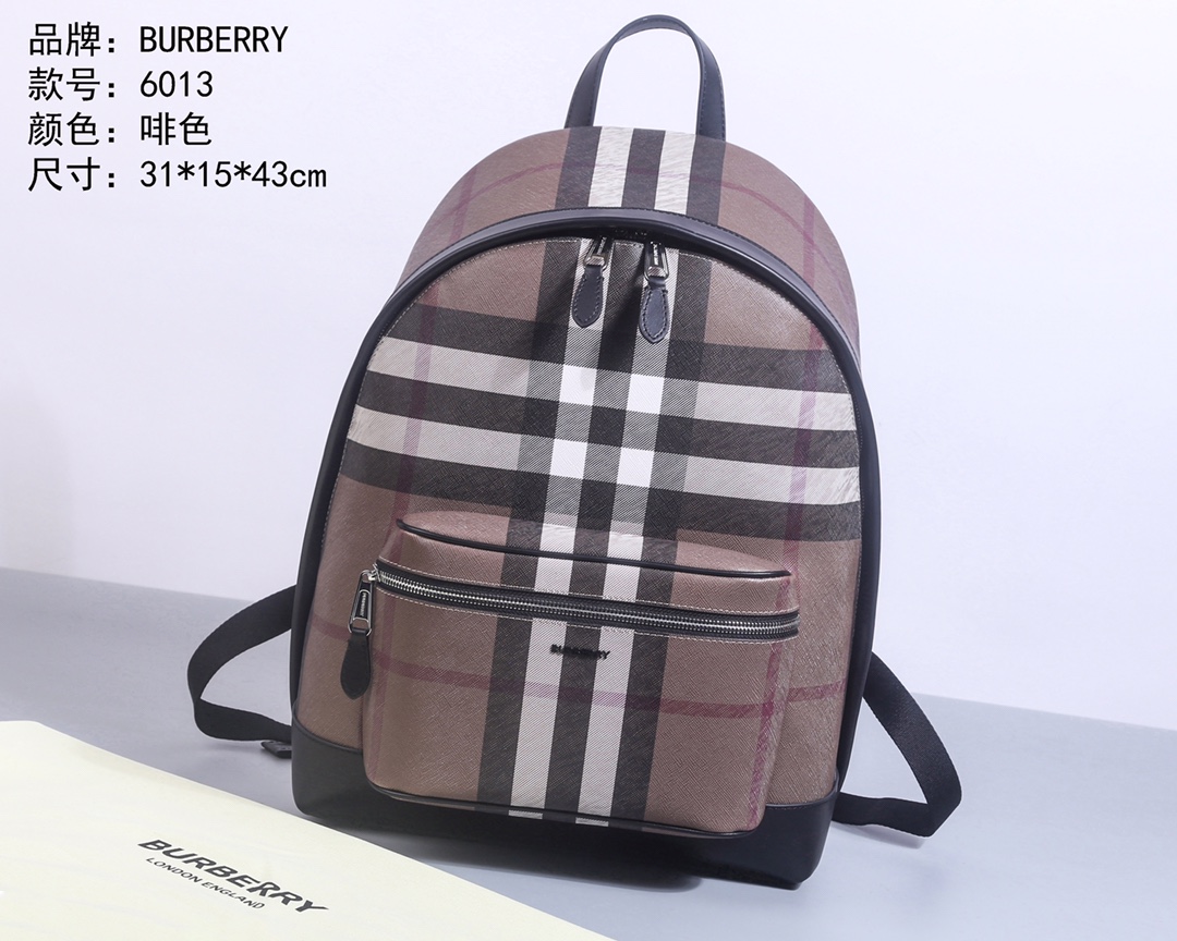 Burberry Sac à Dos en Tissu Technique à Carreaux et Détails en Cuir