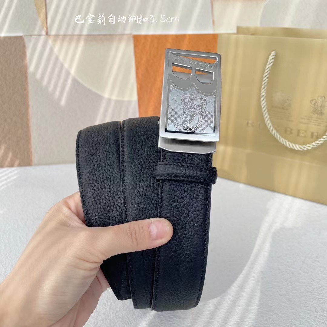 品牌:博柏利价格:尺寸:带宽34mm正品尺寸五金材质:专柜精品扣真空电镀工艺精细带身材质:天然头层牛皮质