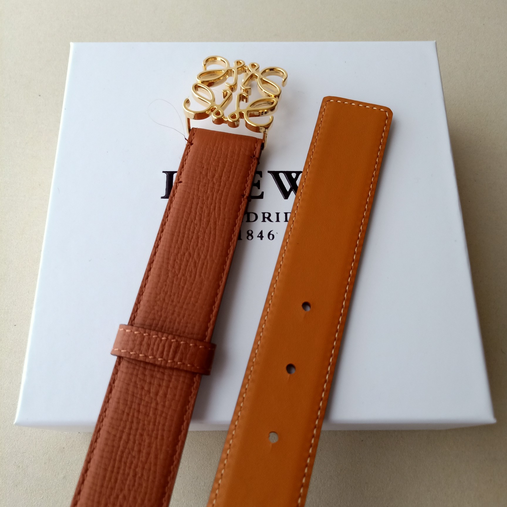 品牌:罗意威价格:尺寸:带宽32mm正品尺寸五金材质:专柜精品扣真空电镀工艺精细带身材质:天然头层牛皮质