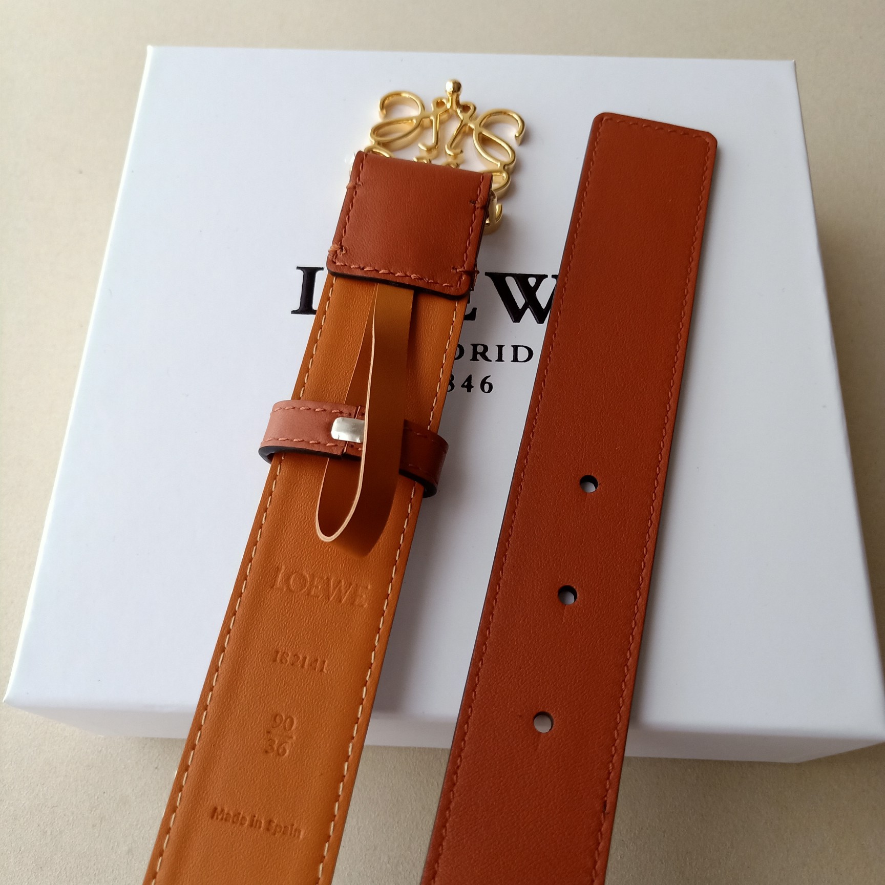 品牌:罗意威价格:尺寸:带宽32mm正品尺寸五金材质:专柜精品扣真空电镀工艺精细带身材质:天然头层牛皮质