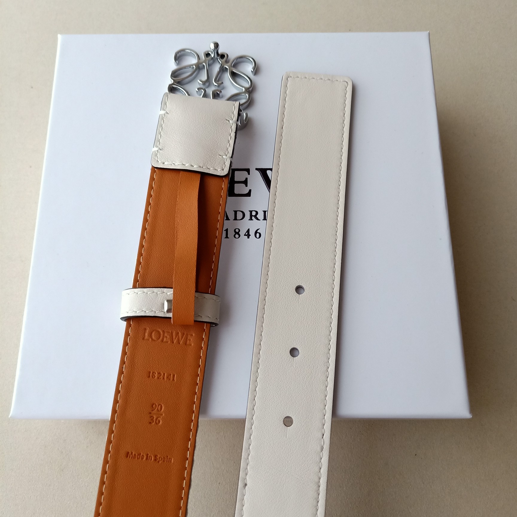 品牌:罗意威价格:尺寸:带宽32mm正品尺寸五金材质:专柜精品扣真空电镀工艺精细带身材质:天然头层牛皮质