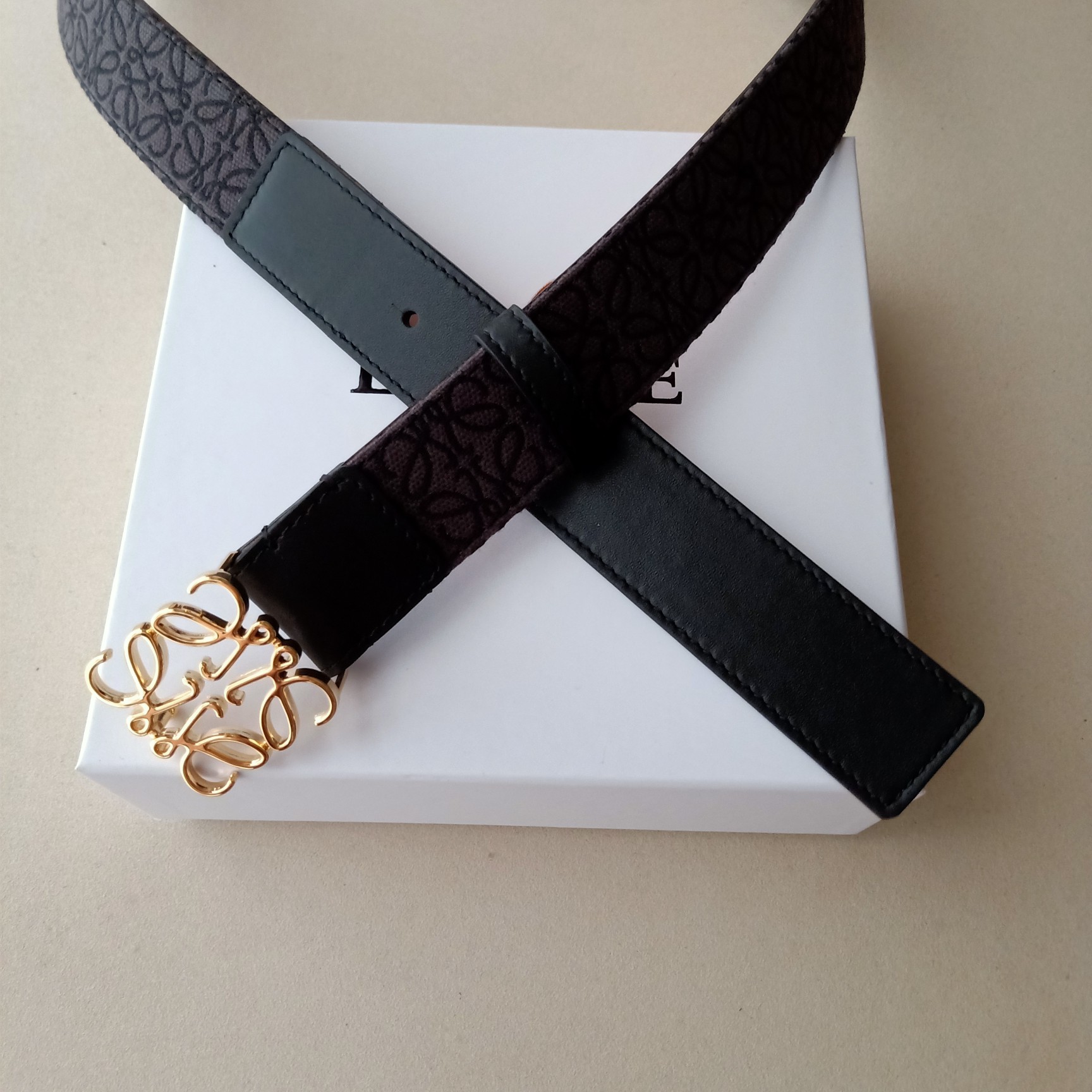 品牌:罗意威价格:尺寸:带宽32mm正品尺寸五金材质:专柜精品扣真空电镀工艺精细带身材质:天然头层牛皮质
