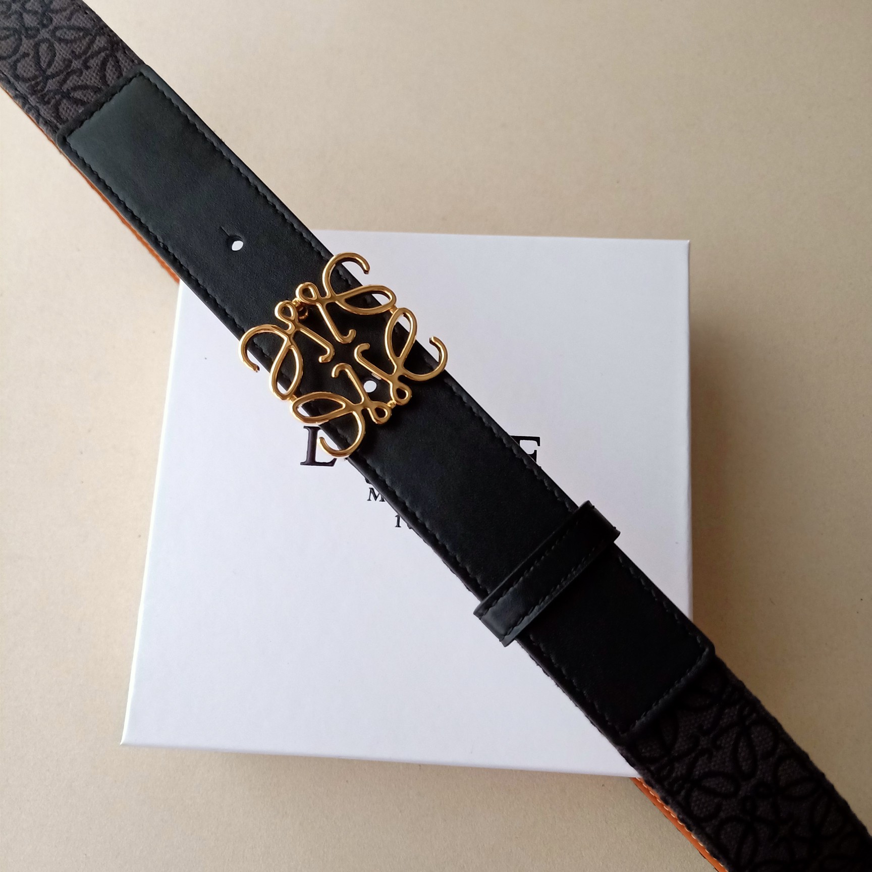 品牌:罗意威价格:尺寸:带宽32mm正品尺寸五金材质:专柜精品扣真空电镀工艺精细带身材质:天然头层牛皮质