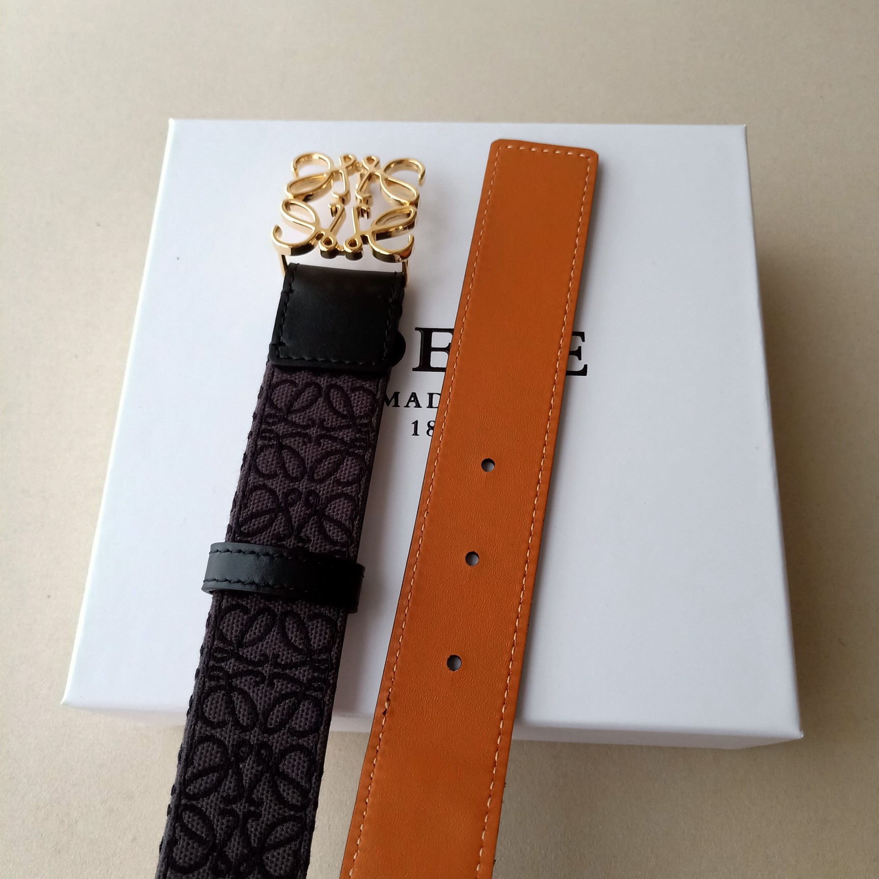 品牌:罗意威价格:尺寸:带宽32mm正品尺寸五金材质:专柜精品扣真空电镀工艺精细带身材质:天然头层牛皮质