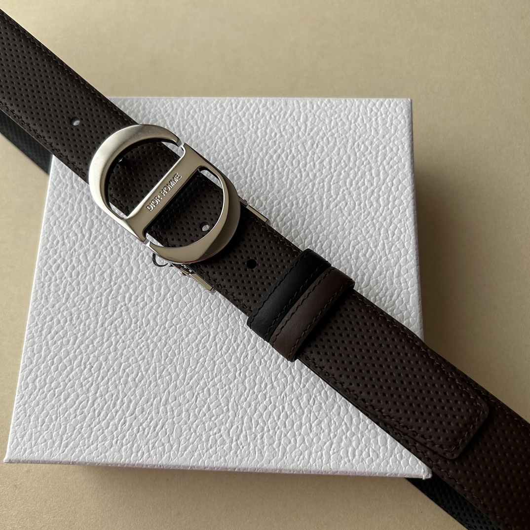 NO:139856,Original list Brand: Dior Price: Size: Bandwidth 34mm Genuine size Hardware material: Premium counter buckle, vacuum plating, fine craftsmanship Material: natural top layer cowhide. Full texture and soft touch. Fashionable and personalized, classic and versatile!  You can choose to match and cut it by yourself!  , belt,dior,cowhide19860909原单 品牌:迪奥 价格: 尺寸:带宽34mm 正品尺寸 五金材质:专柜精品扣,真空电镀,工艺精细 带身材质:天然头层牛皮.质感十足,手感柔软.时尚个性,经典百搭！可自行选择搭配,自行裁剪 ！,皮带,dior,cowhide,Belt