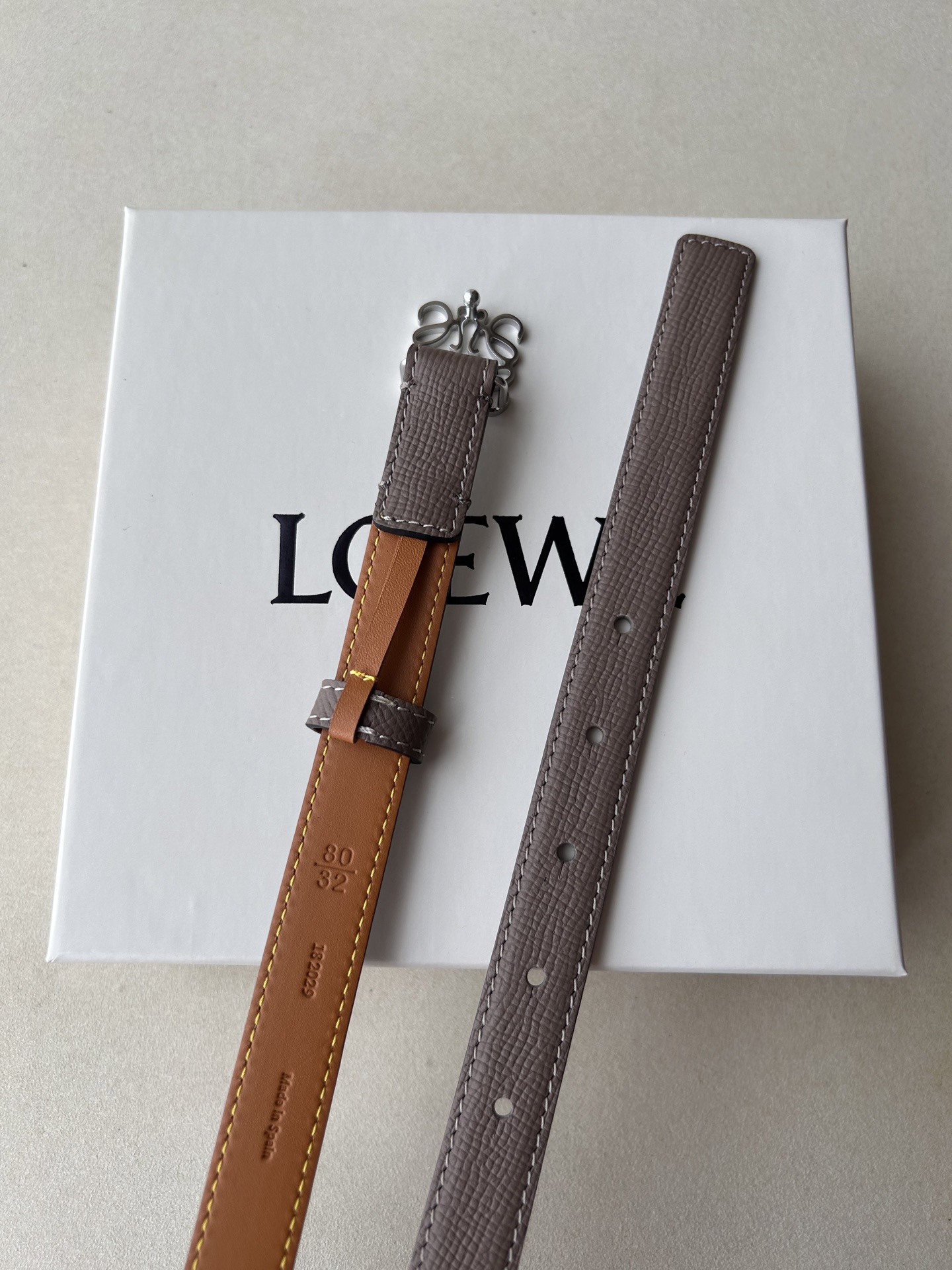 Ms. Bobory’s Custom Gold Belt: Elegant, Tailor-Made, Classic Fashion Statement - 图片 6