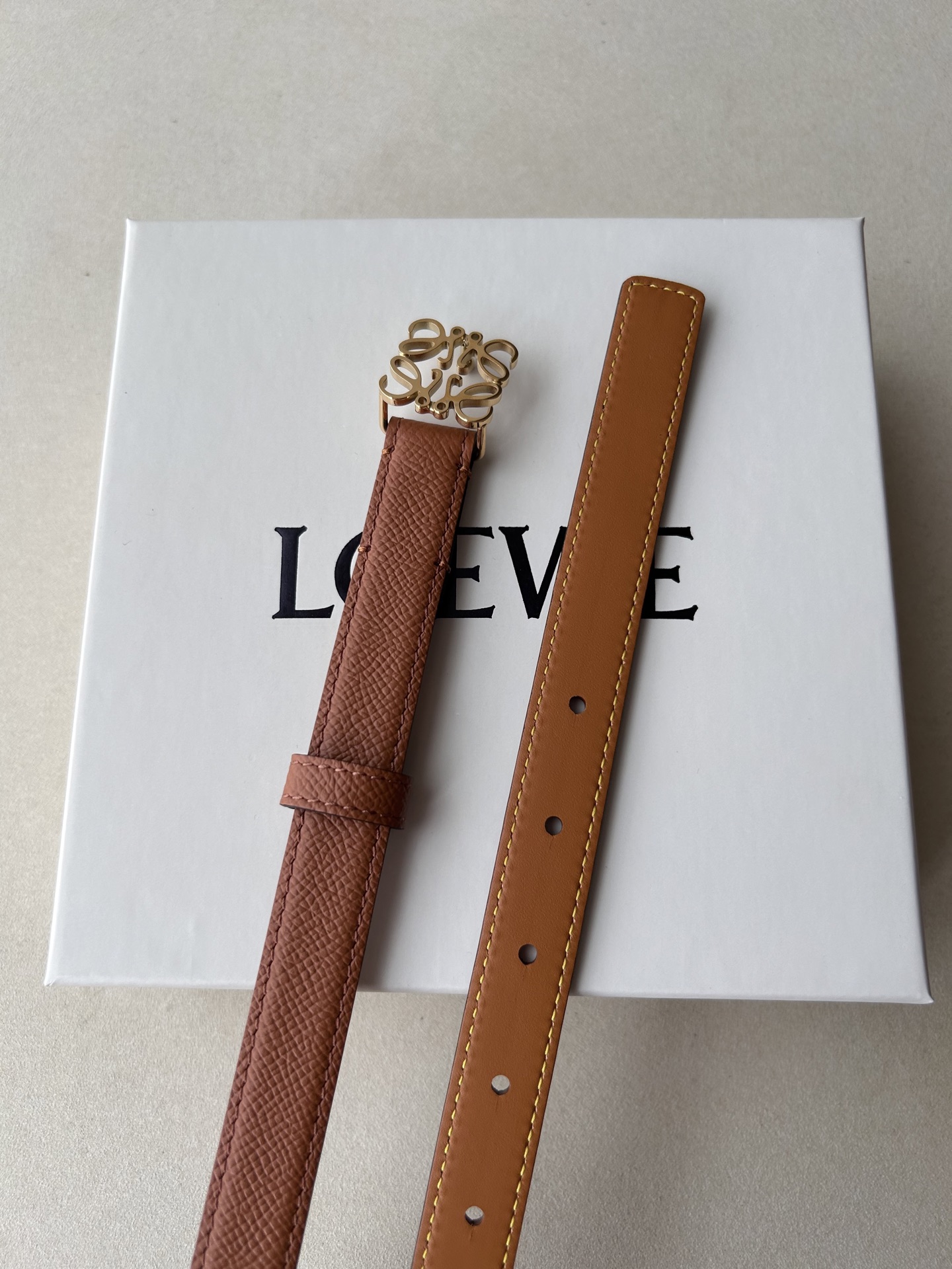 Ceremonial Belt by Ms. Bobory: Gold Material, Crafted Fashion Style, Classic Design - 图片 5