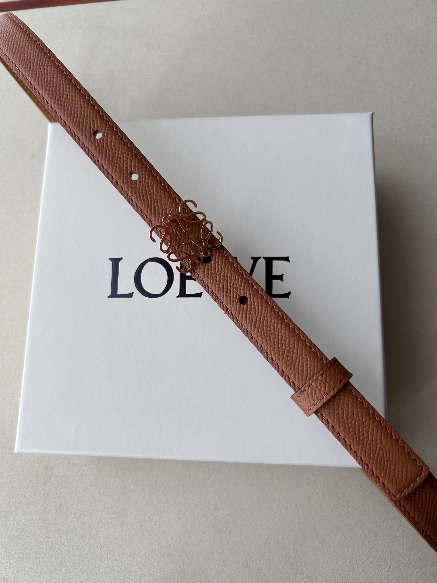 Ceremonial Belt by Ms. Bobory: Gold Material, Crafted Fashion Style, Classic Design - 图片 2
