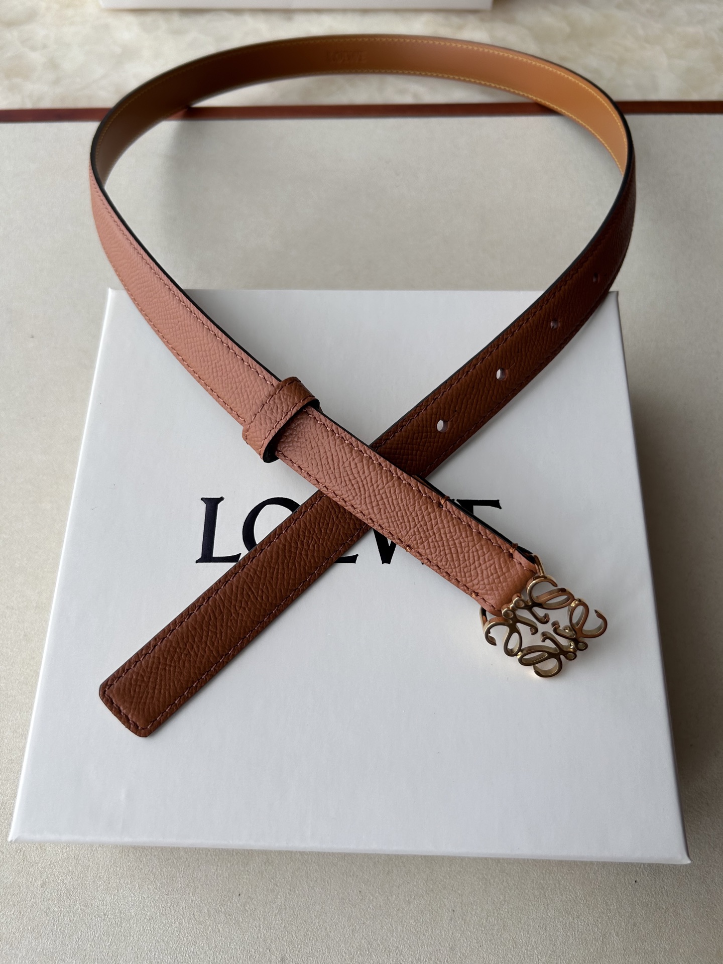 Ceremonial Belt by Ms. Bobory: Gold Material, Crafted Fashion Style, Classic Design - 图片 1