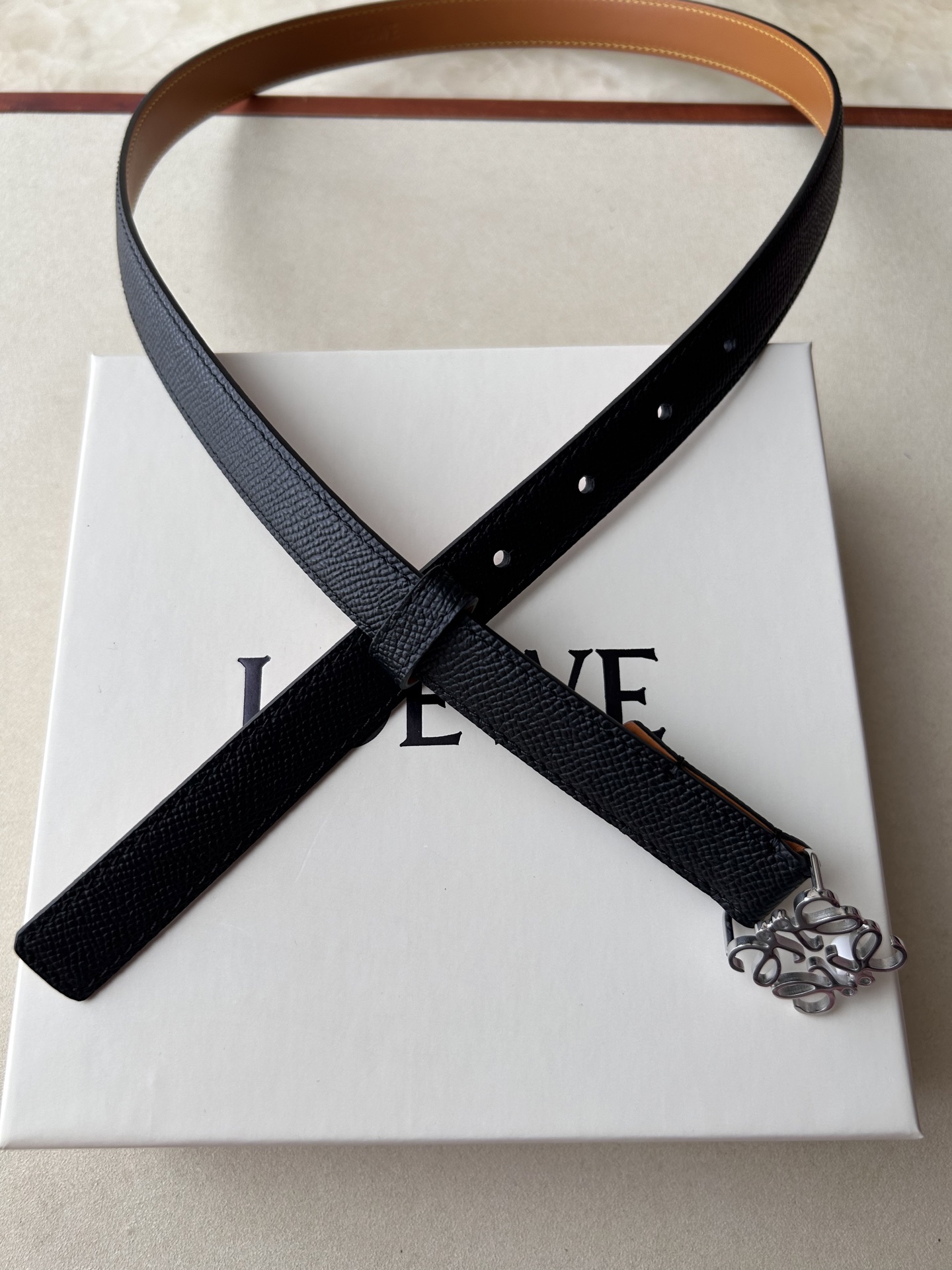 “Ms. Bobory’s Custom Gold Ceremonial Belt: Elegant Craftsmanship and Classic Style” - 图片 1