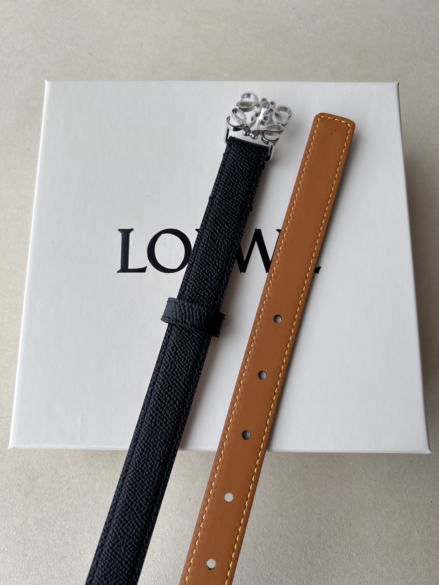 “Ms. Bobory’s Custom Gold Ceremonial Belt: Elegant Craftsmanship and Classic Style” - 图片 5