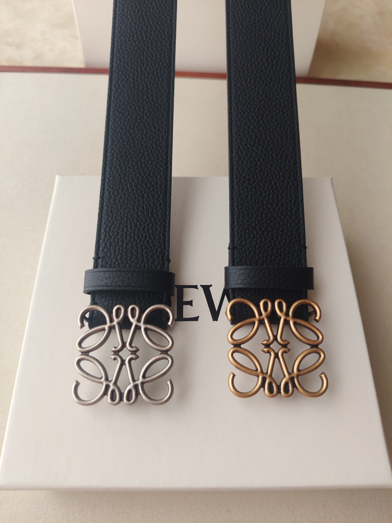 Loewe 品牌:罗意威