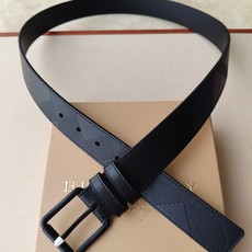 品牌:博柏利 价格: 尺寸:带宽35mm 正品尺寸 五金材质:专柜精品扣,真空电镀,工艺精细 带身材质:天然头层牛 品牌:博柏利 价格: 尺寸:带宽35mm 正品尺寸 五金材质:专柜精品扣,真空电镀,工艺精细 带身材质:天然头层牛
