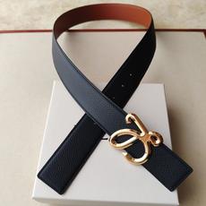 品牌:罗意威 价格: 尺寸:带宽40mm 正品尺寸 五金材质:专柜精品扣,真空电镀,工艺精细 带身材质:天然头层牛皮 品牌:罗意威 价格: 尺寸:带宽40mm 正品尺寸 五金材质:专柜精品扣,真空电镀,工艺精细 带身材质:天然头层牛皮