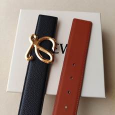 品牌:罗意威 价格: 尺寸:带宽40mm 正品尺寸 五金材质:专柜精品扣,真空电镀,工艺精细 带身材质:天然头层牛皮 品牌:罗意威 价格: 尺寸:带宽40mm 正品尺寸 五金材质:专柜精品扣,真空电镀,工艺精细 带身材质:天然头层牛皮