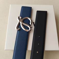 品牌:罗意威 价格: 尺寸:带宽40mm 正品尺寸 五金材质:专柜精品扣,真空电镀,工艺精细 带身材质:天然头层牛皮 品牌:罗意威 价格: 尺寸:带宽40mm 正品尺寸 五金材质:专柜精品扣,真空电镀,工艺精细 带身材质:天然头层牛皮