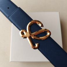 品牌:罗意威 价格: 尺寸:带宽40mm 正品尺寸 五金材质:专柜精品扣,真空电镀,工艺精细 带身材质:天然头层牛皮 品牌:罗意威 价格: 尺寸:带宽40mm 正品尺寸 五金材质:专柜精品扣,真空电镀,工艺精细 带身材质:天然头层牛皮