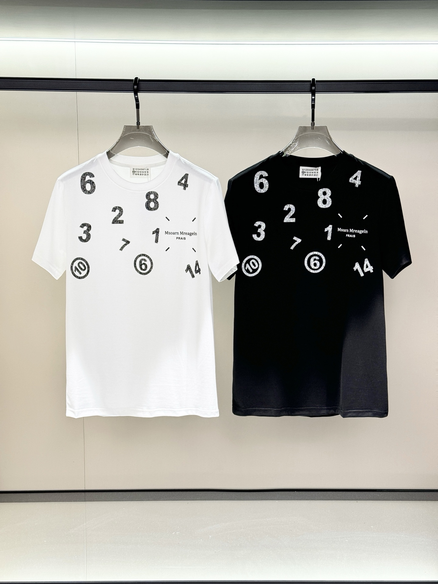 NO:135435,,Matila, the latest model for summer 2025, available at the counter at the same time, original single ruthless product, fashionable and casual round neck short-sleeved T-shirt, very distinctive on the upper body!  Eye-catching and highlighted, imported original fabric, top-grade embroidery craft letter pattern decorative logo, simple but not lacking in fashion, classic and atmospheric, comfortable and breathable, handsome and stylish on the upper body, code number s-2xl u,,T-shirt,tees,t-shirt,alexander wang19860909,Matila,2025夏季最新款,专柜同步有售,原单狠货,时尚休闲圆领短袖T恤,上身很有特点！吸睛而有亮点,进口原版面料,顶级刺绣工艺字母图案装饰Logo,简单而不失时尚,经典大气,舒适透气,上身帅气有型,码数s--2xl u,,T-shirt,tees，t-shirt,alexander wang,Men's clothing