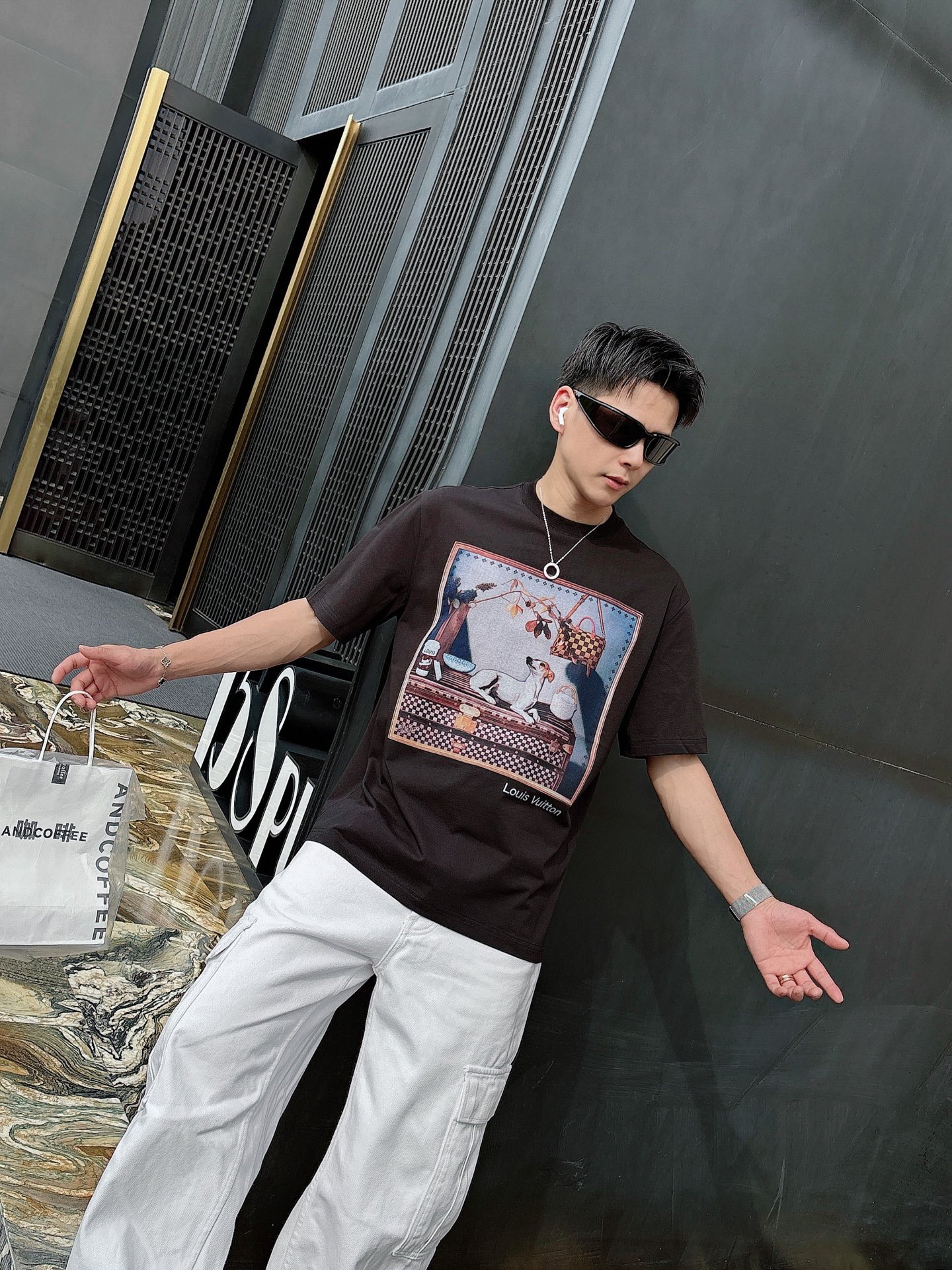 LV🌾、🆕2026春夏新品发售新品短袖T恤，面料采用新疆长绒棉，温儒柔软 细腻柔软 上身自然是舒适 凉爽