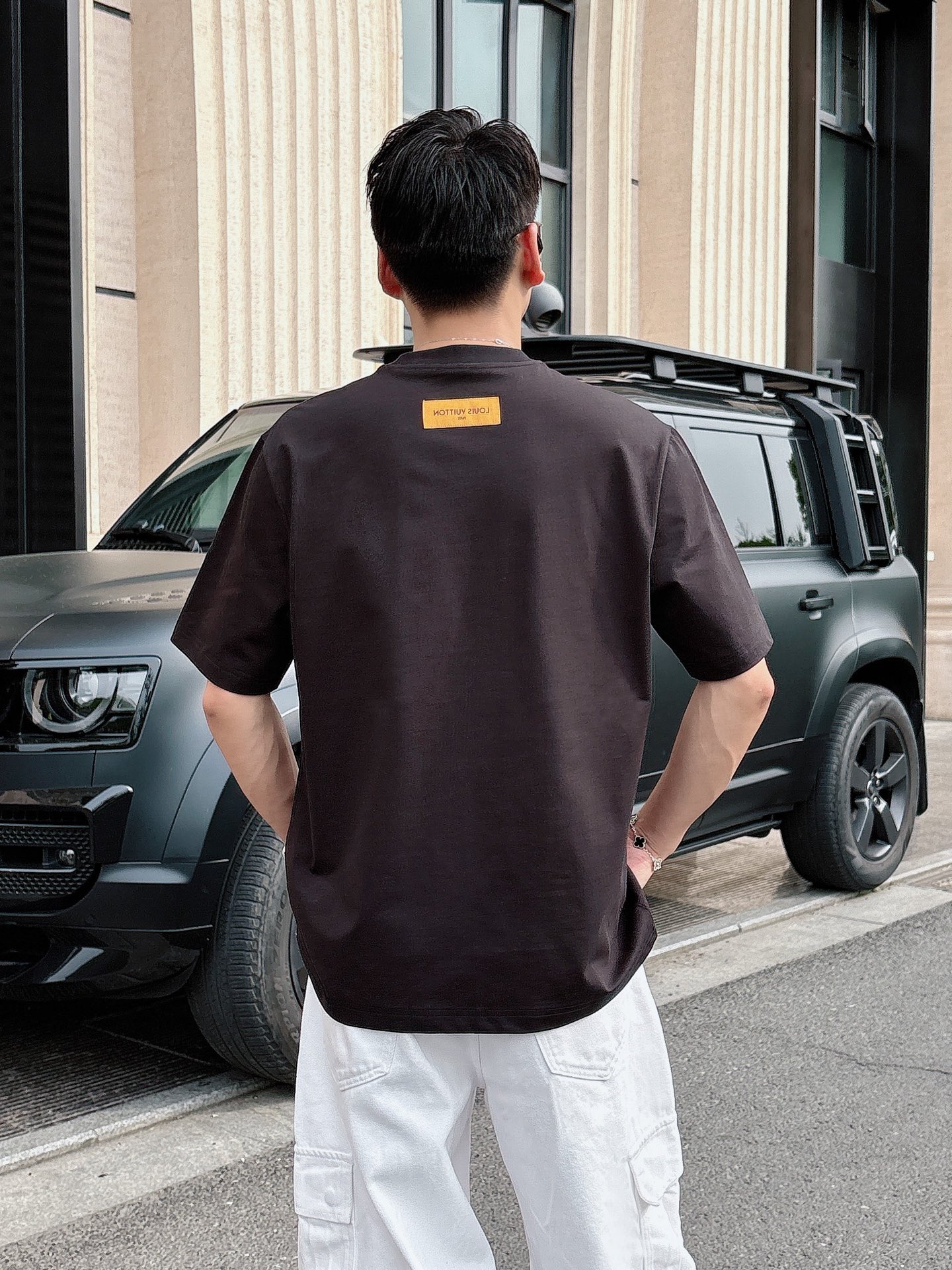 LV🌾、🆕2026春夏新品发售新品短袖T恤，面料采用新疆长绒棉，温儒柔软 细腻柔软 上身自然是舒适 凉爽