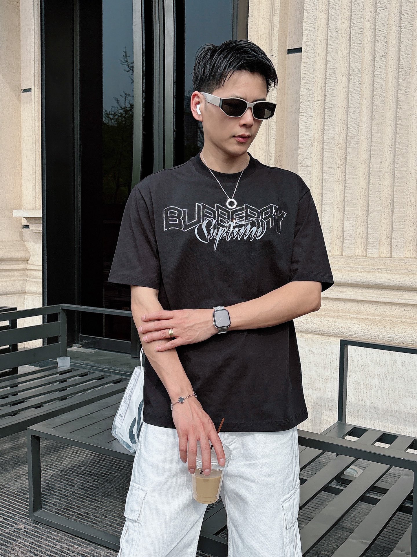 巴宝莉🌾、🆕2026春夏新品发售新品短袖T恤，面料采用新疆长绒棉，温儒柔软 细腻柔软 上身自然是舒适 凉