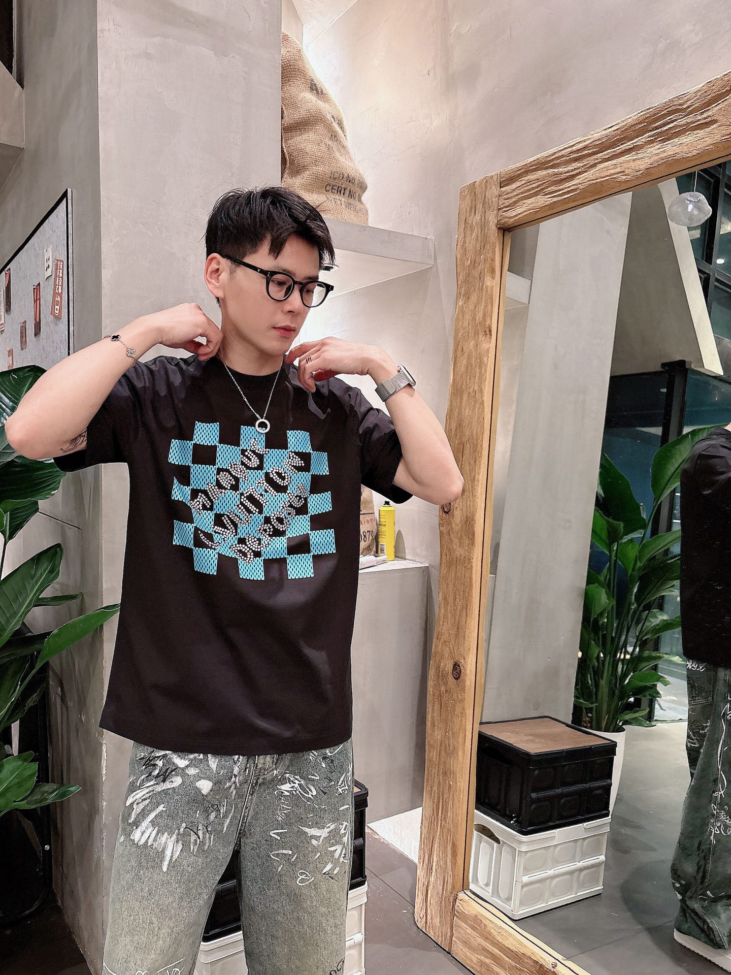 LV🌾、🆕2026春夏新品发售新品短袖T恤，面料采用新疆长绒棉，温儒柔软 细腻柔软 上身自然是舒适 凉爽