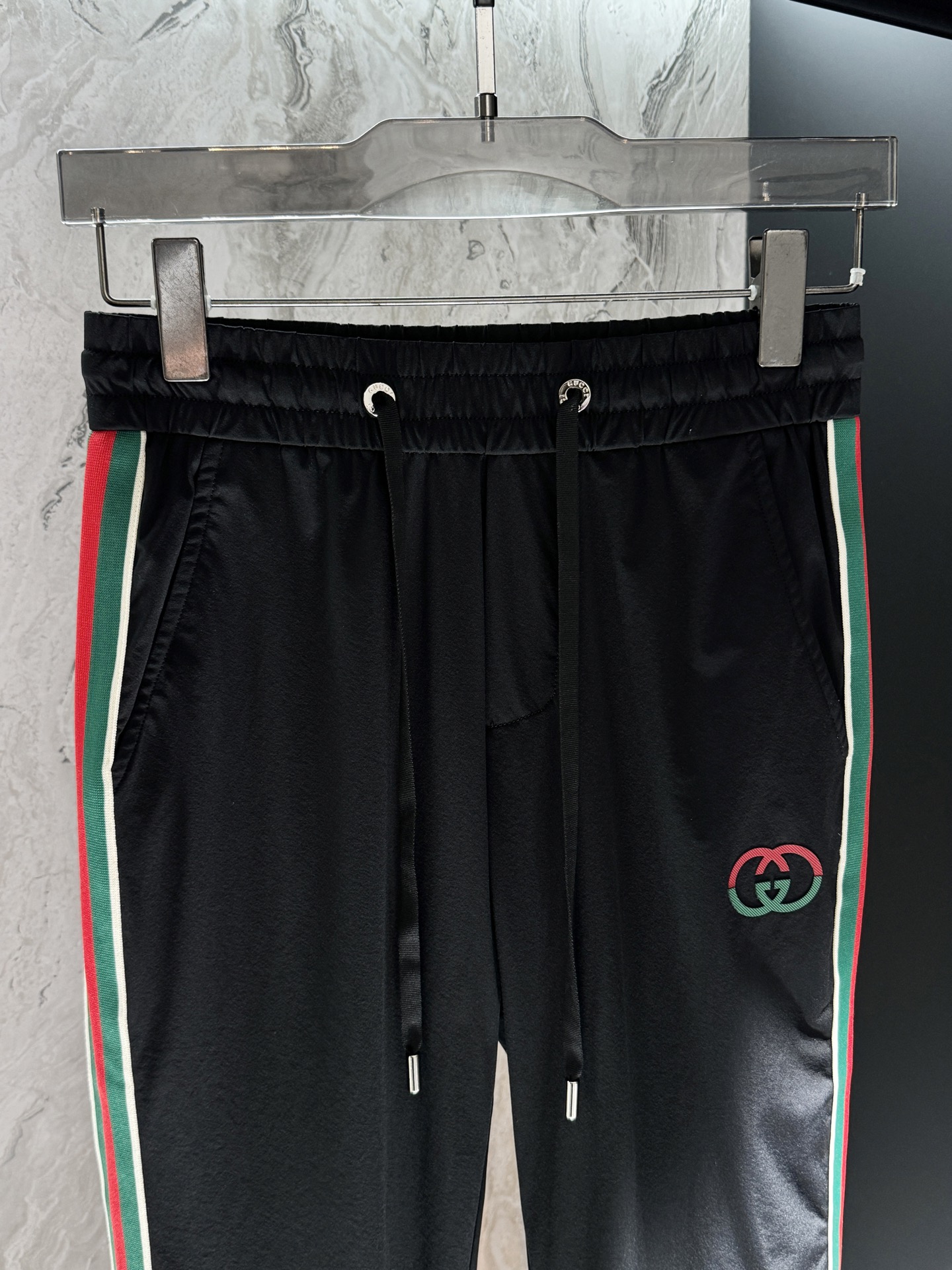 High-End Quality Gucci Men’s Outdoor Filament Fabric Jacket with Waterproofing (P552) - 图片 3