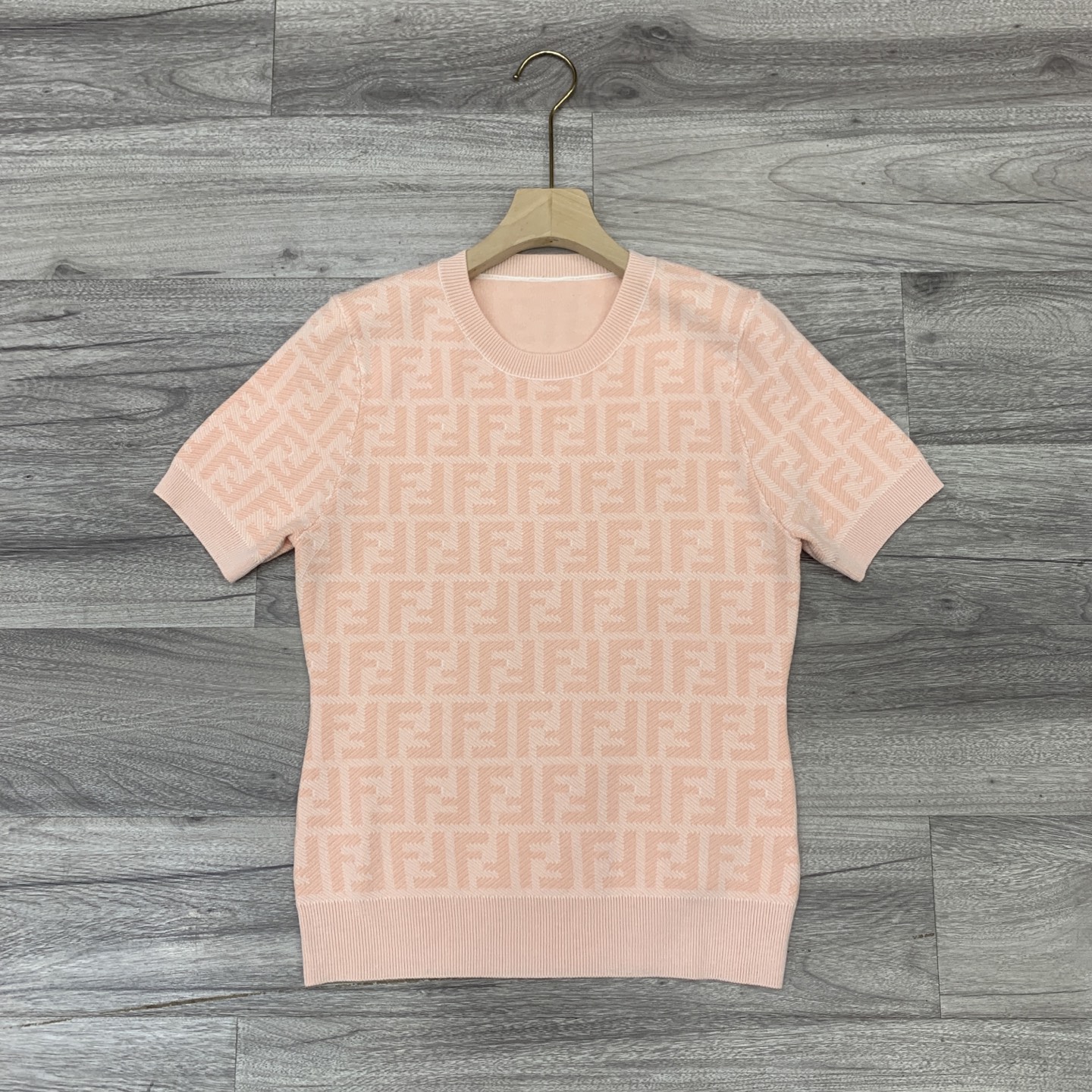 NO:610035,Fen*26 early spring series new round neck short sleeves, single color three sizes, fendi, T-shirt, alexander wang19860909Fen*26早春系列上新圆领短袖 单色三码,,fendi,T-shirt,alexander wang,Women's clothing