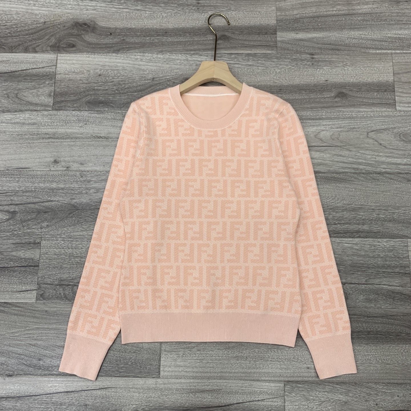 NO:610030,Fen*26 early spring series new round neck long sleeves solid color three sizes, fendi, alexander wang19860909Fen*26早春系列上新圆领长袖 单色三码,,fendi,alexander wang,Women's clothing