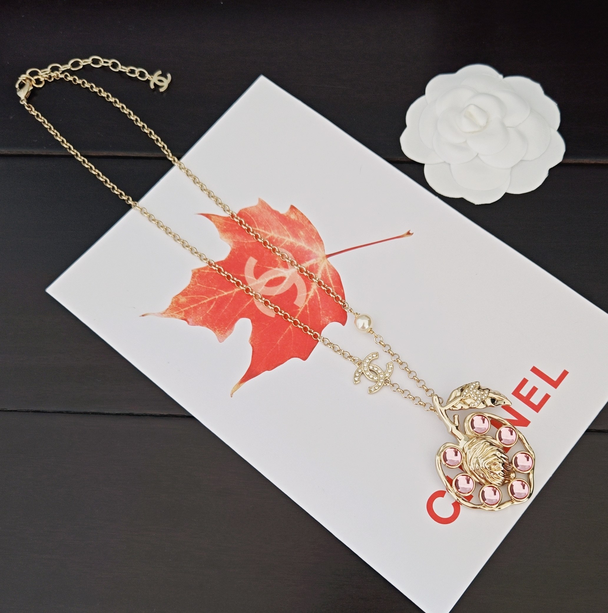  ch*nel  最新款🆕🆕粉色水晶苹果项链】一致专柜🆕黄铜材质