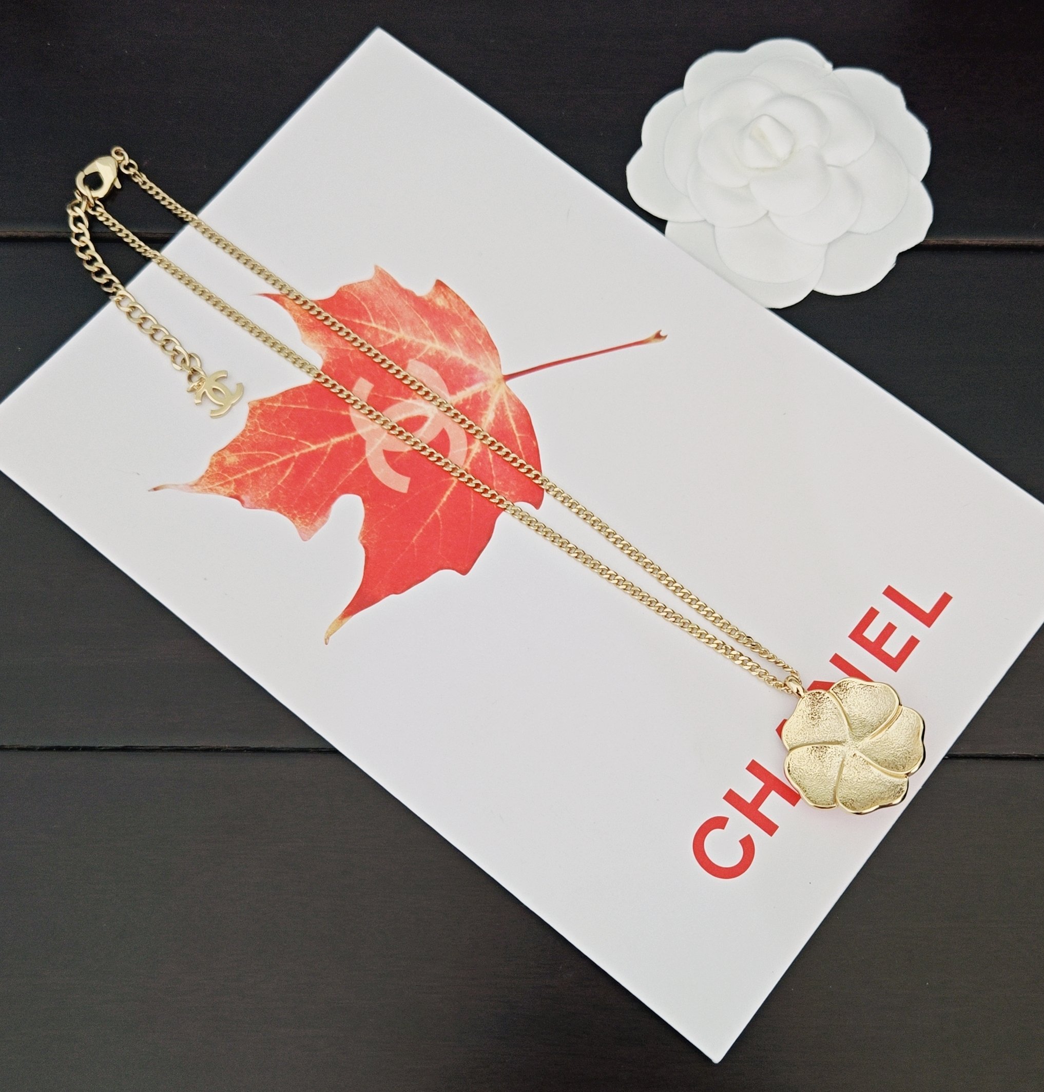 【ch*nel  最新款🆕🆕粉色花朵项链】一致专柜🆕黄铜材质   