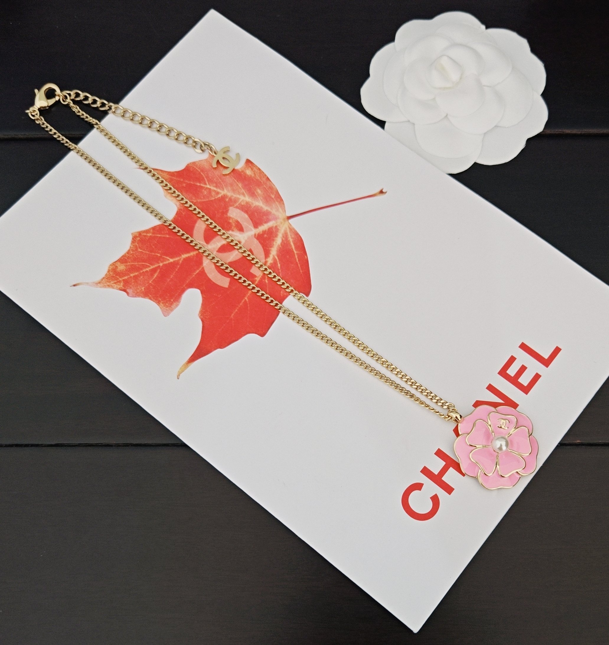 【ch*nel  最新款🆕🆕粉色花朵项链】一致专柜🆕黄铜材质   