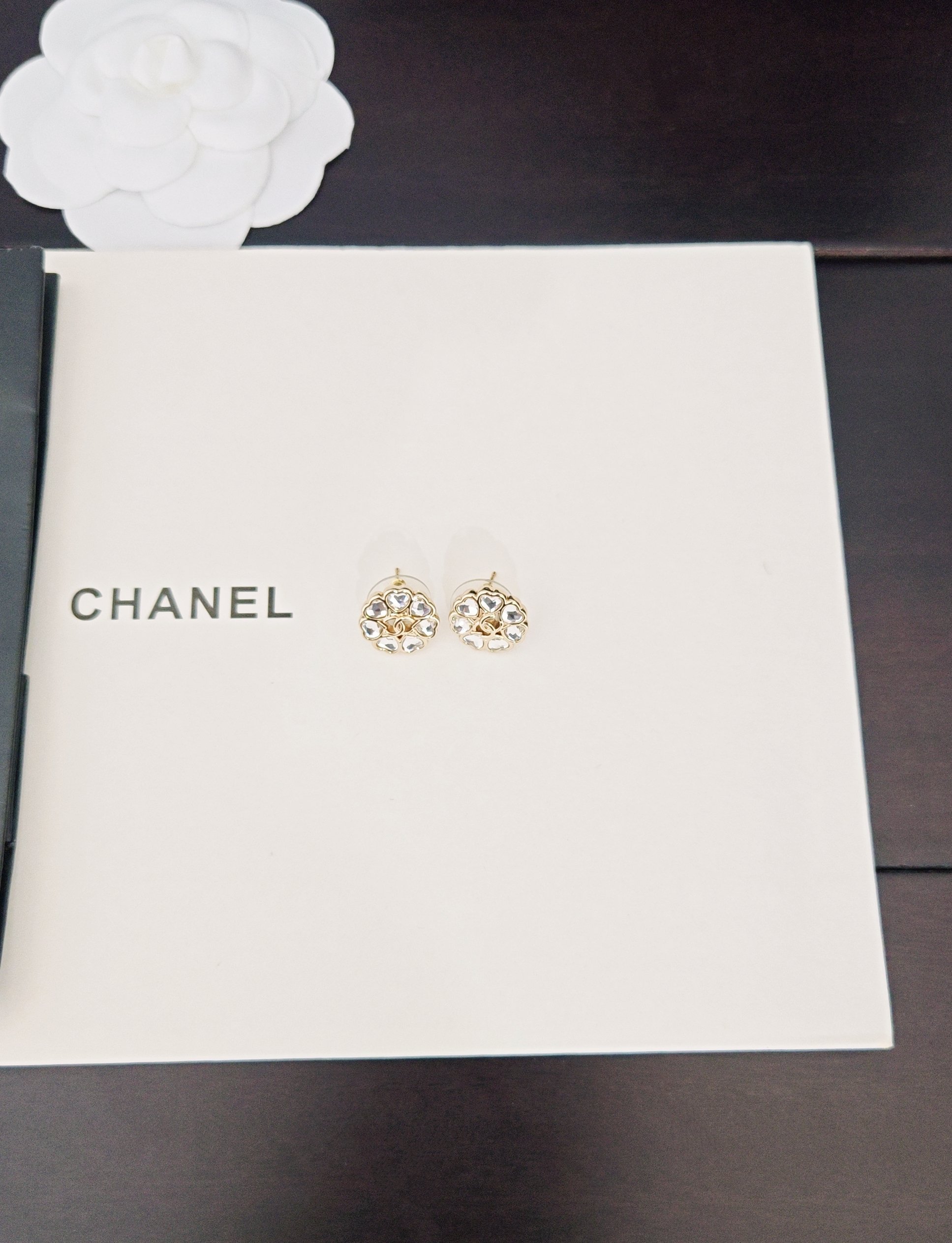  ch*nel  最新款🆕🆕白钻爱心小花瓣cc耳钉】一致专柜🆕黄铜材质
