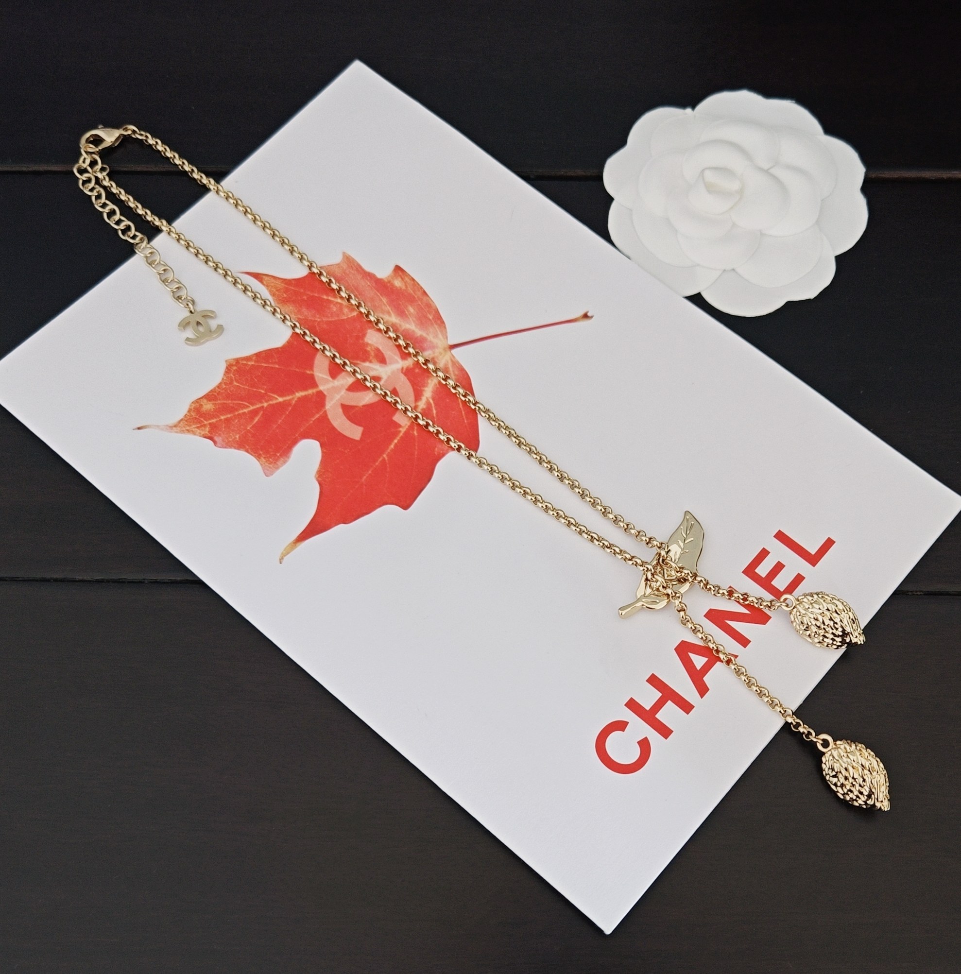  ch*nel  最新款🆕🆕树叶粉钻流苏项链】一致专柜🆕黄铜材质