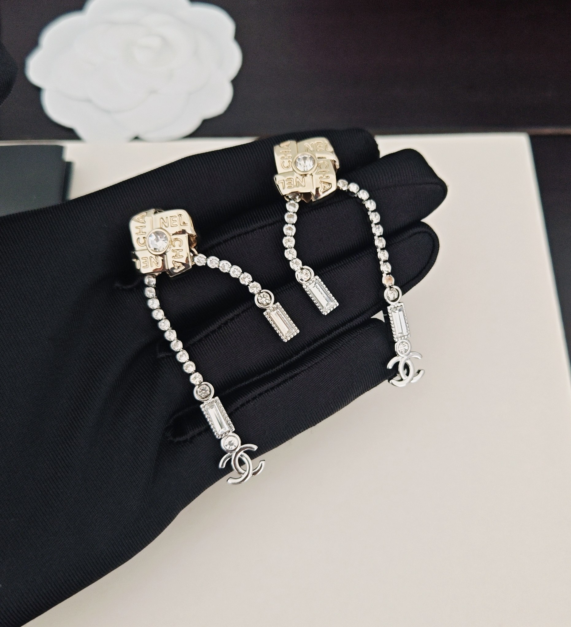 _dIy9sw0b1ioPh-uj5dY5xriunENcEzb4p-J63wQ