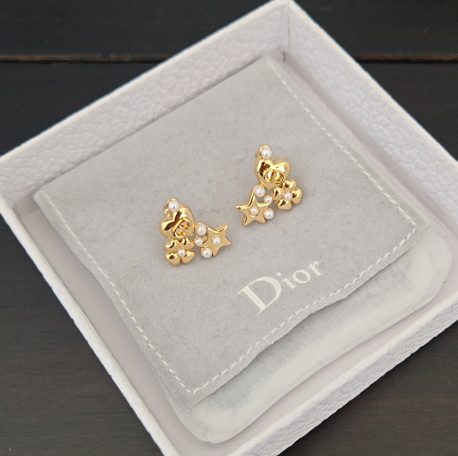 D*or 最新款🆕🆕浅金cd爱心五角星耳钉】一致专柜🆕黄铜材质