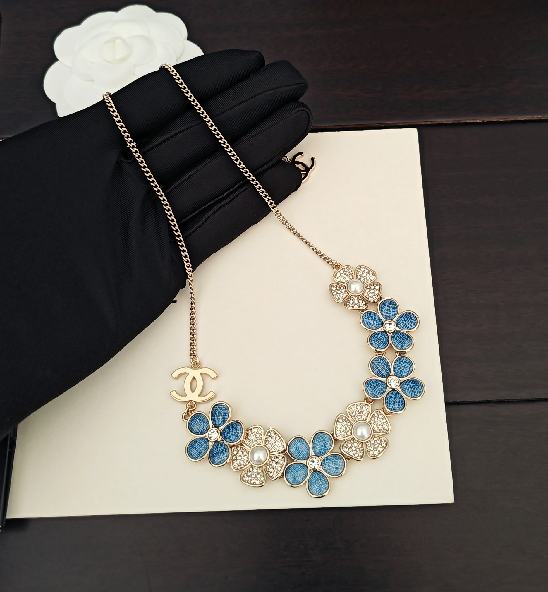 【ch*nel 最新款🆕🆕蓝色花朵项链】一致官网黄铜材质