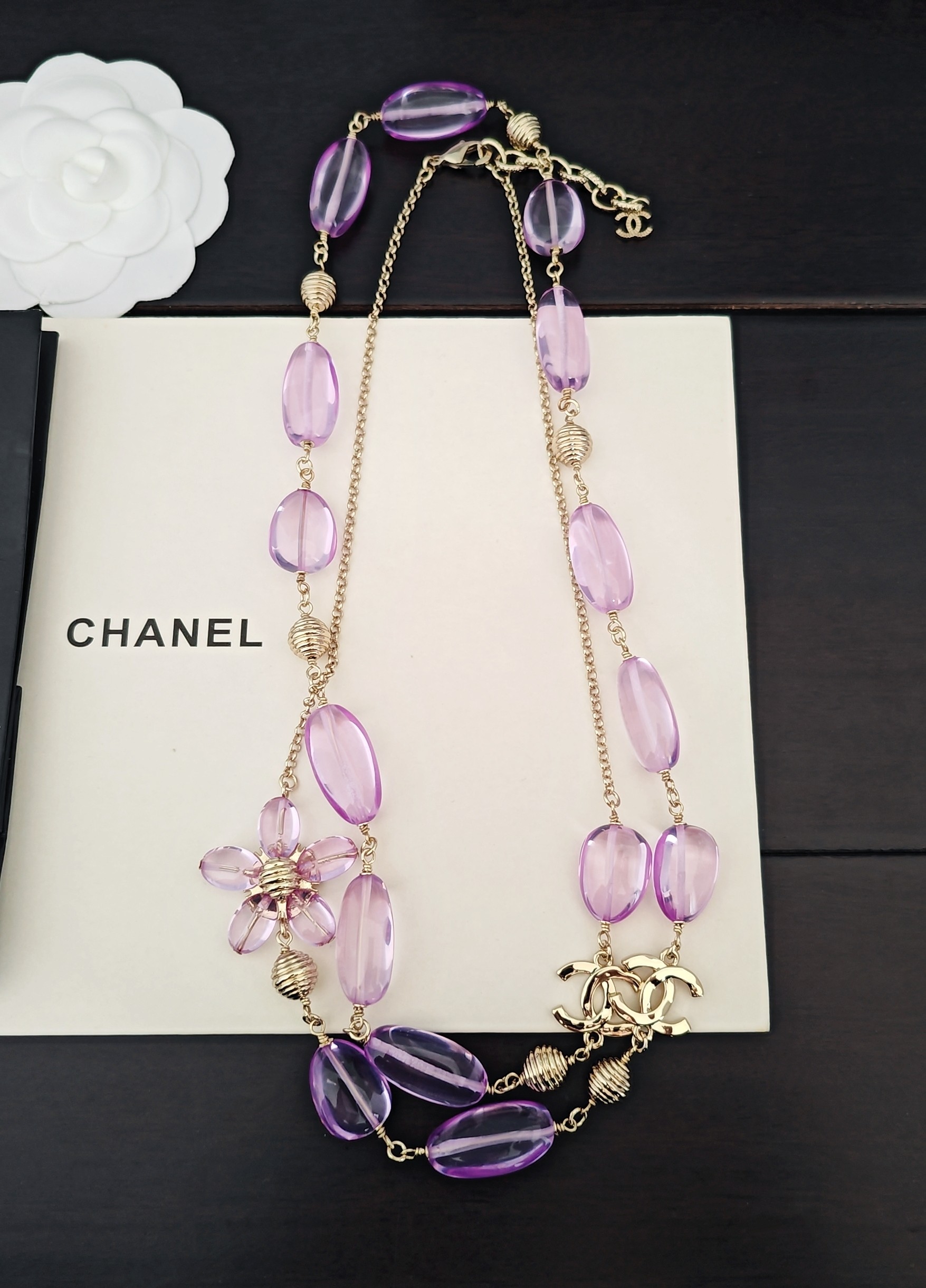 【ch*nel 最新款🆕🆕紫色树脂橄榄珠毛衣链】一致官网黄铜材质