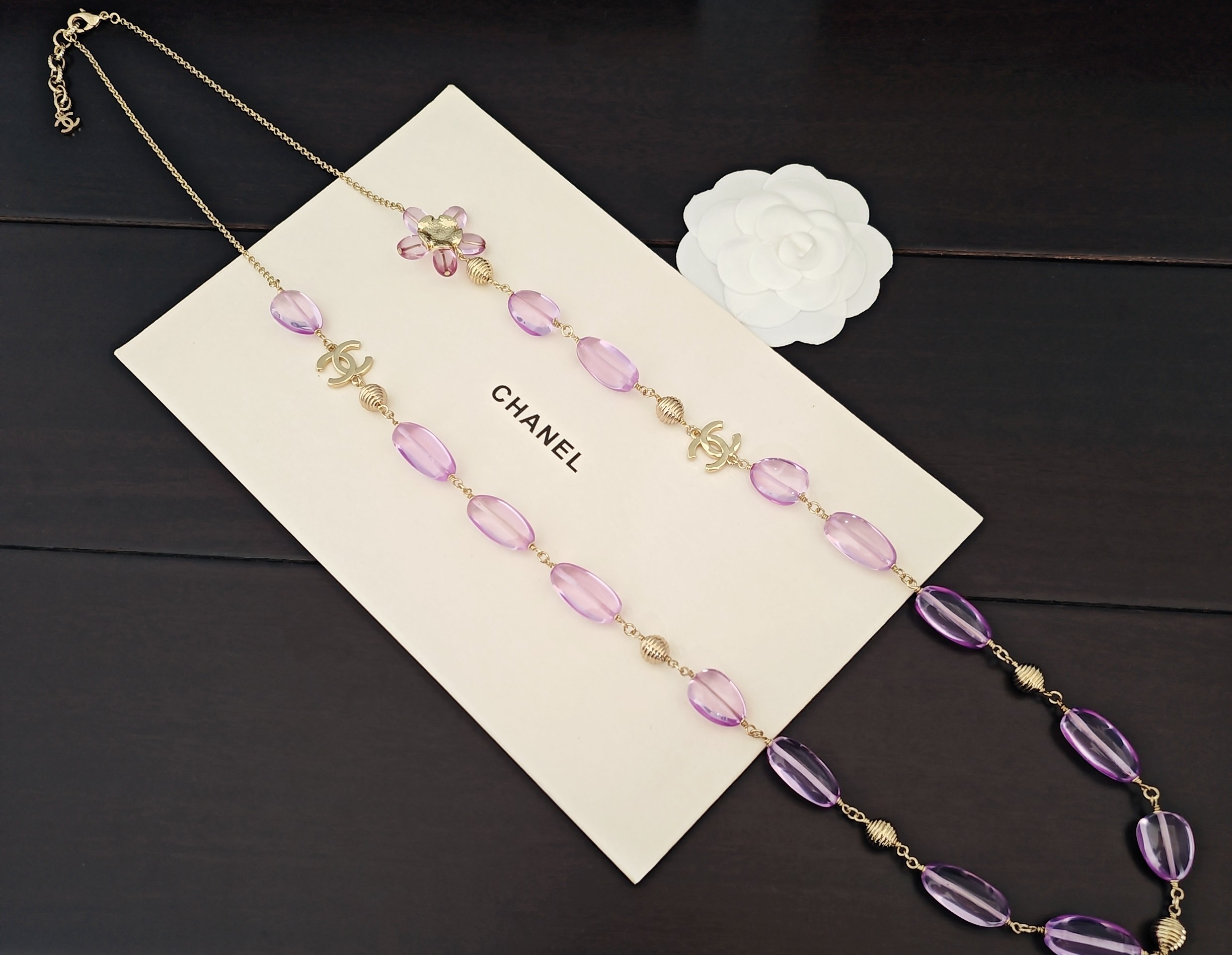 【ch*nel 最新款🆕🆕紫色树脂橄榄珠毛衣链】一致官网黄铜材质