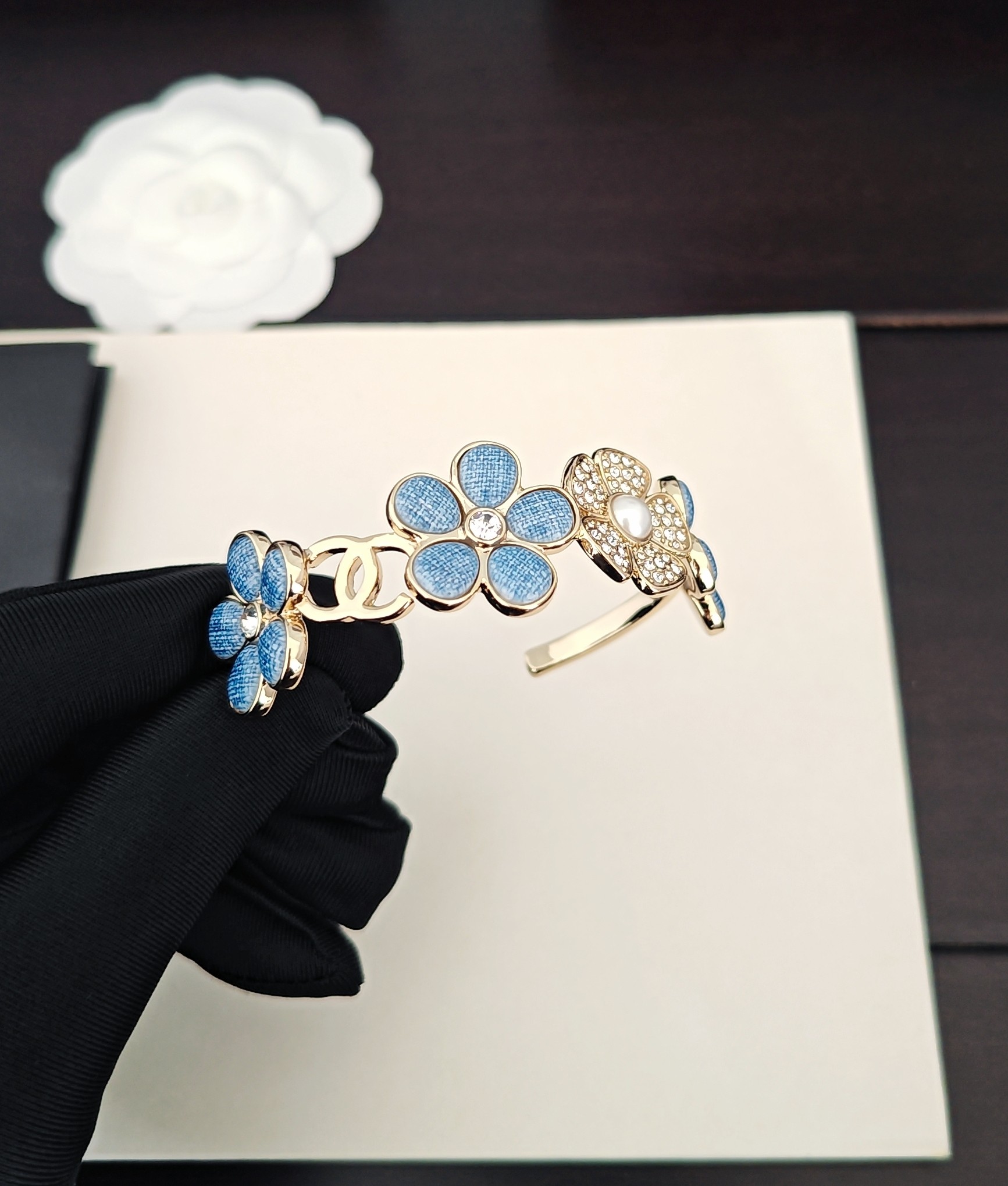 _dD99siUJvcaiuxXUTC6X3sp1DS2ag42aT9-xdVQ