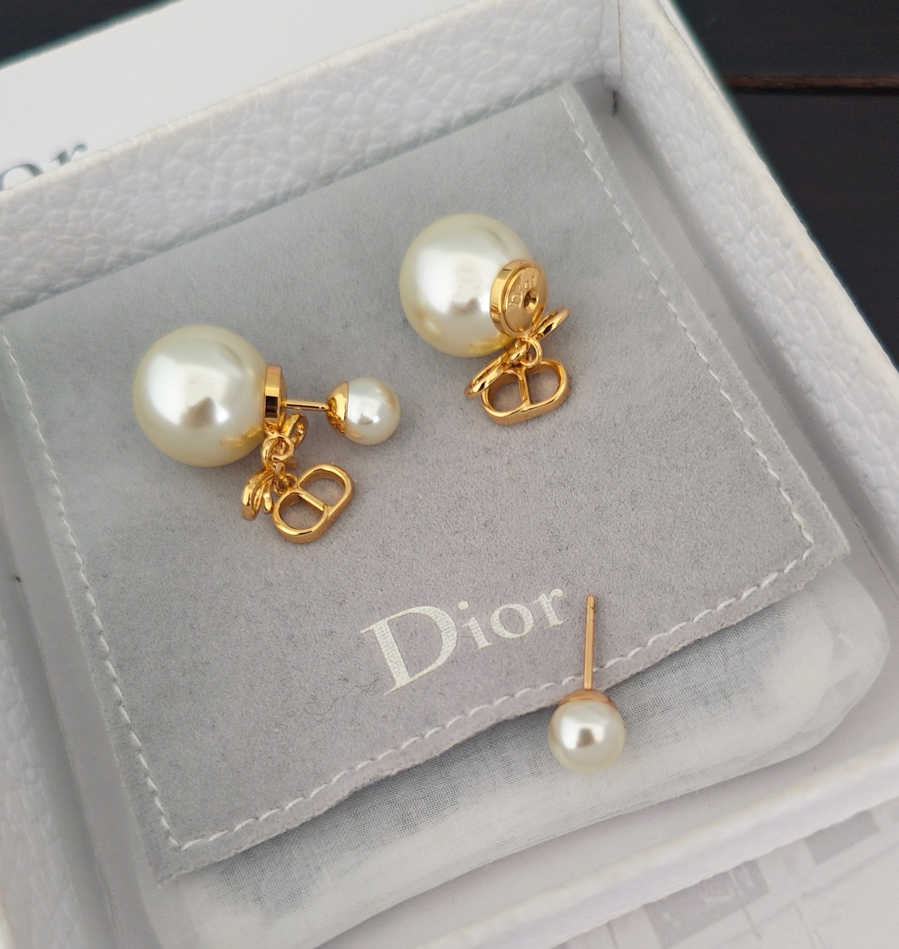 Dior - Earrings - JR31BF1B5231F4