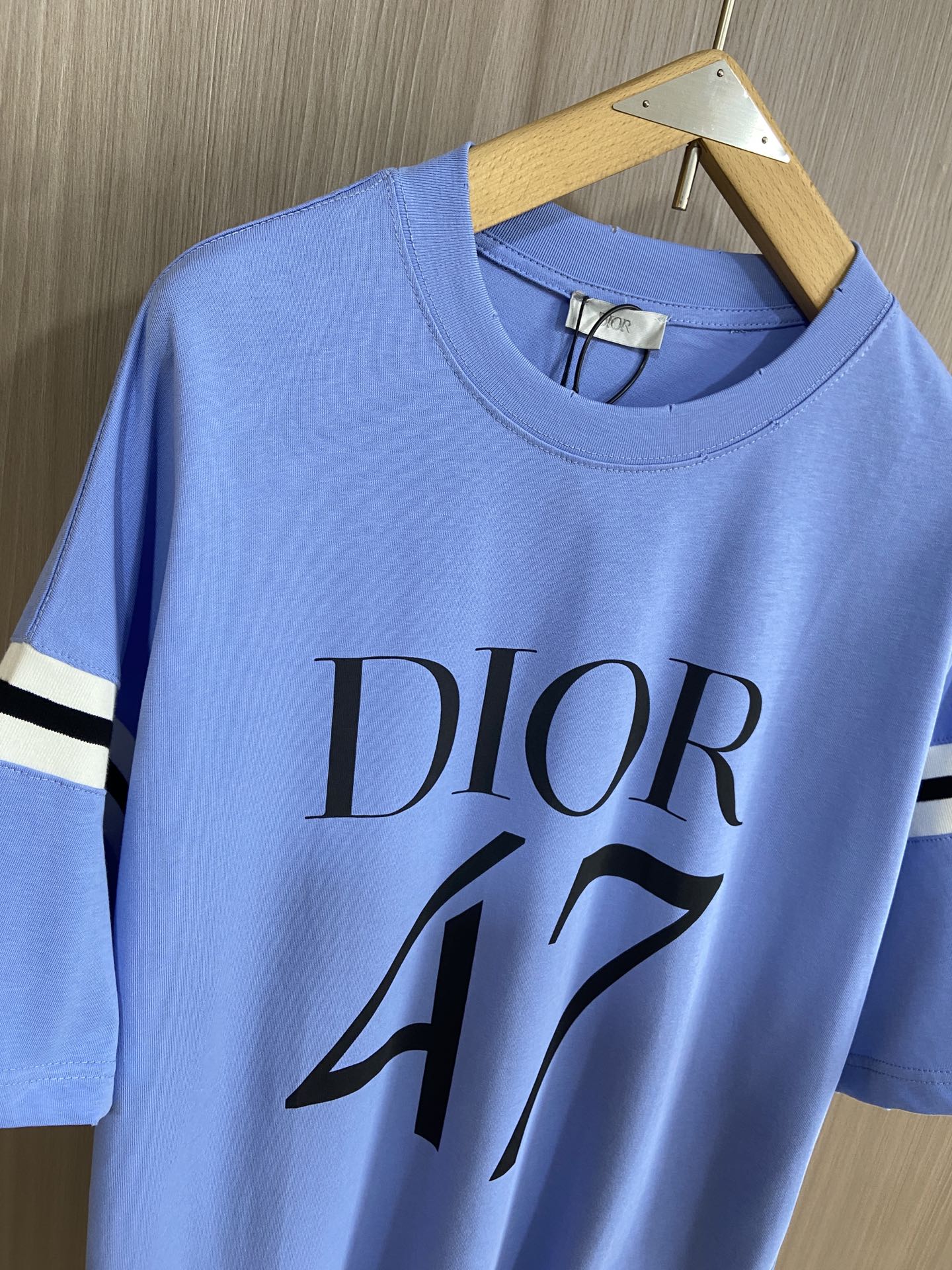 DI*OR2024早春新款纯棉T恤Dior1947标志印花向Dior承传以及这一具有历史意义的年份致敬采